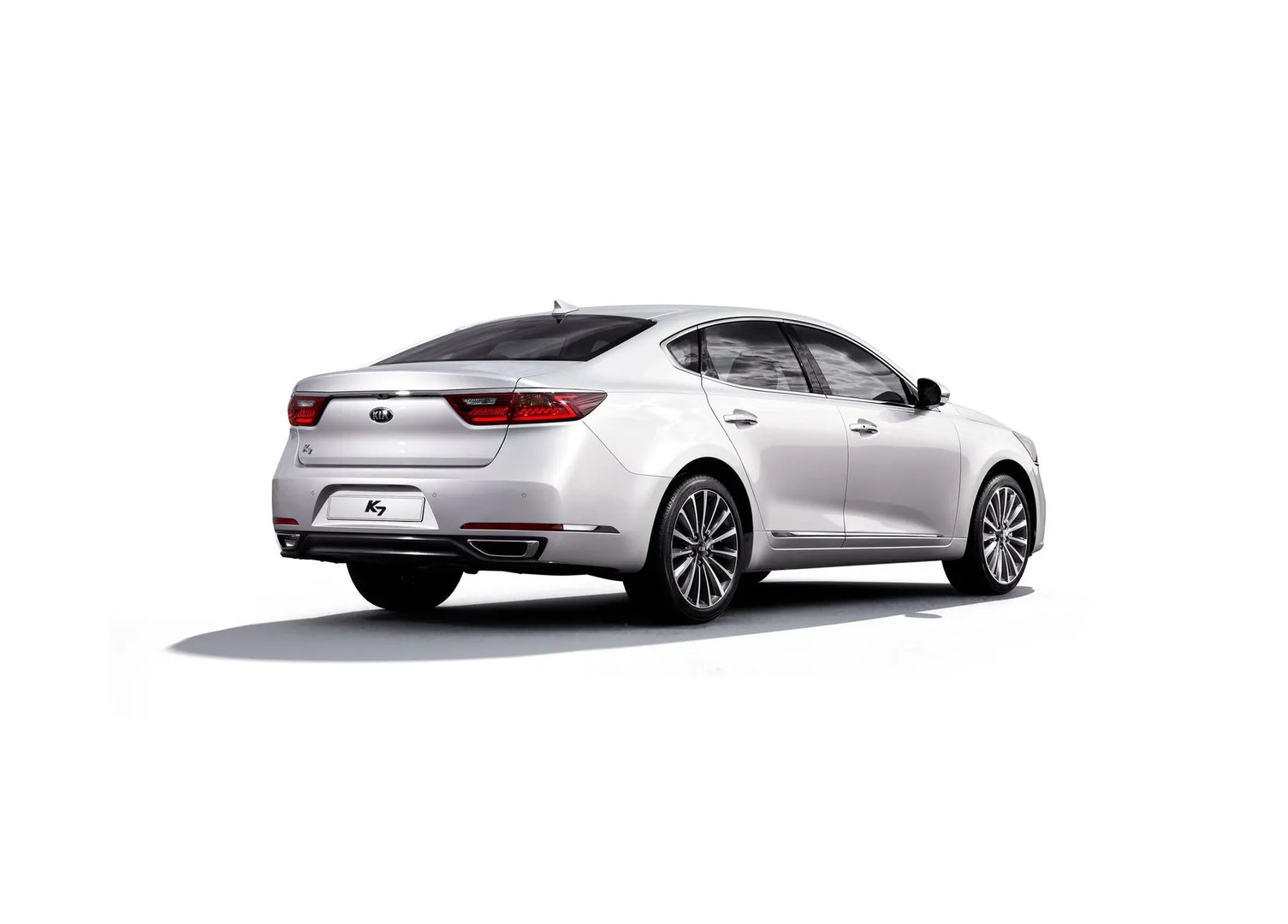 Kia_K7_2_generation__Sedan__5.jpg