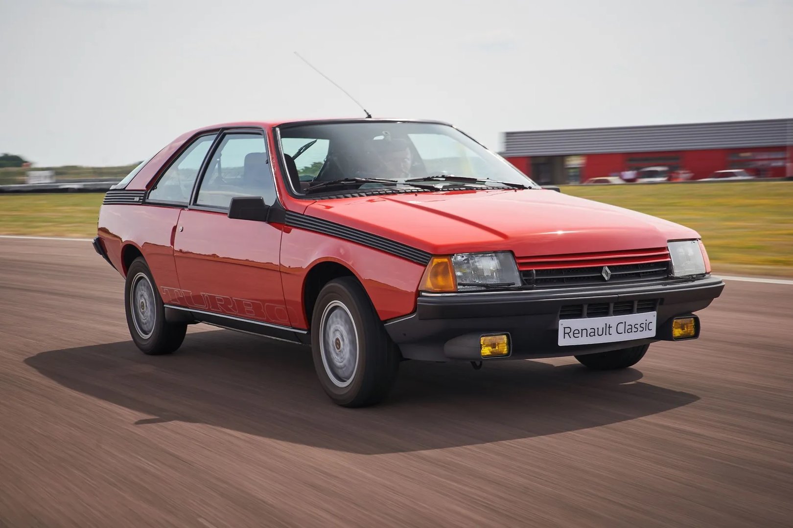 Renault_Fuego_1_generation__Hatchback_3-door__2.jpg