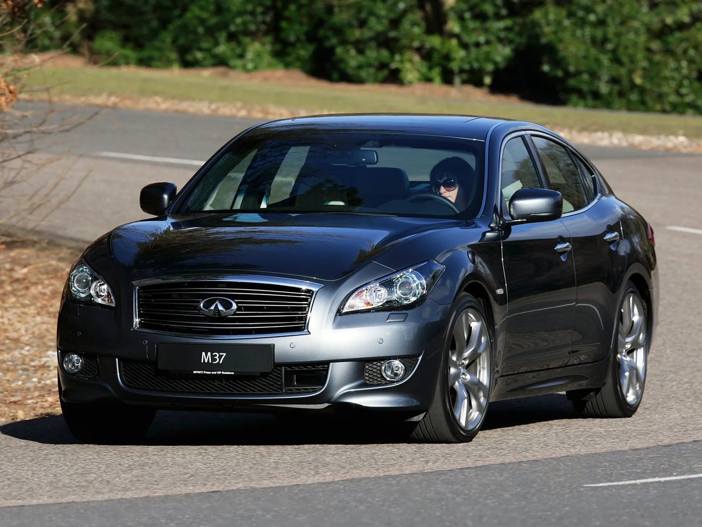 Infiniti_M_4_generation__Sedan__9.jpg