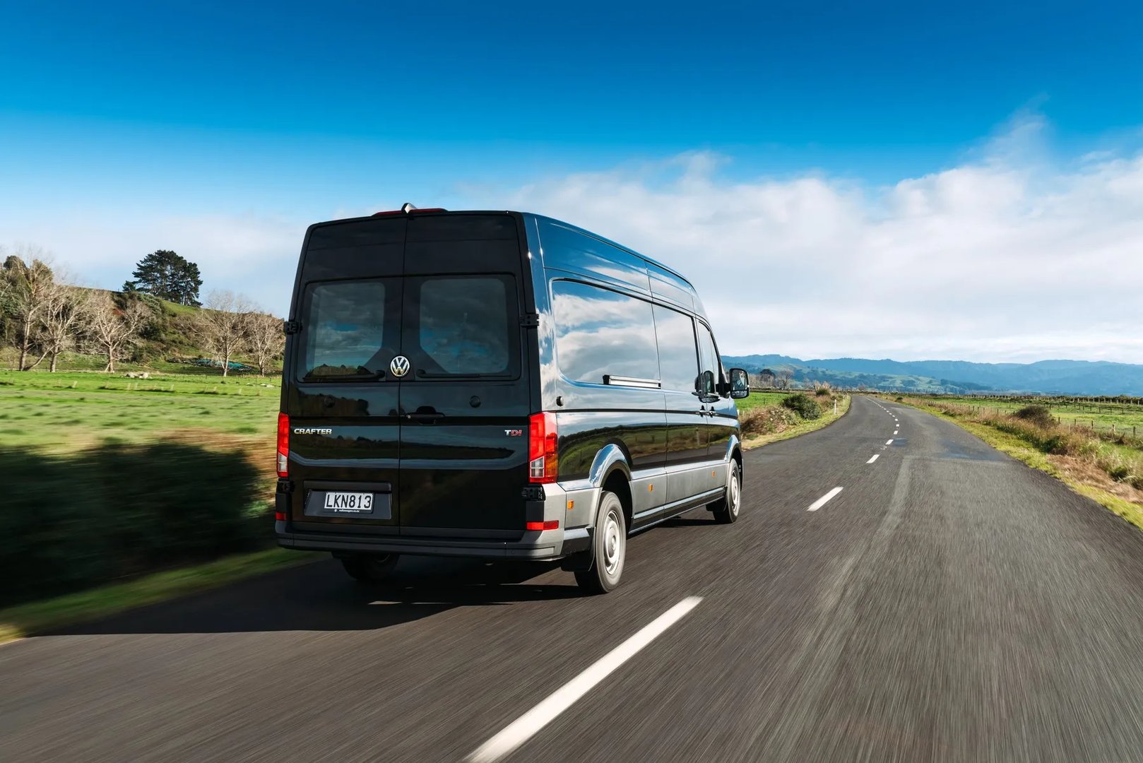 Volkswagen_Crafter_2_generation__Van_Extra_Long__2.jpg