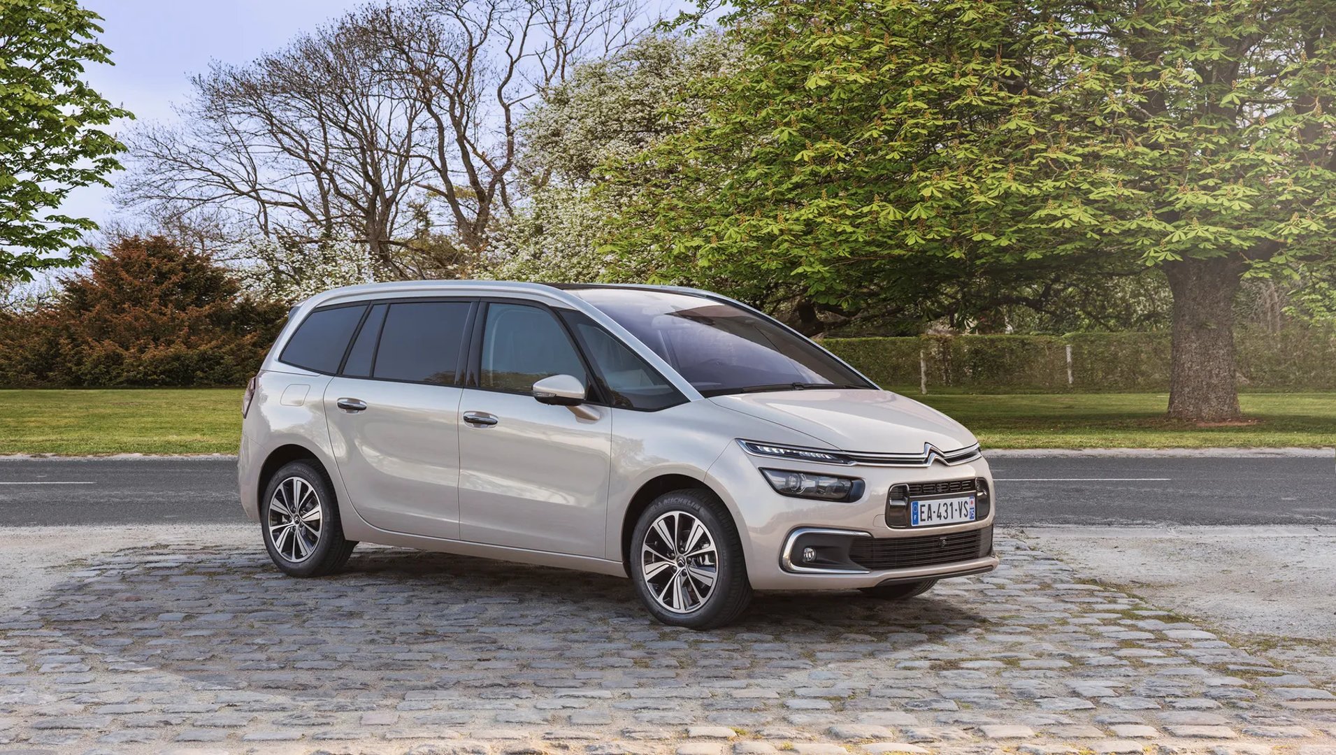 Citroen_C4_Grand_Picasso_2_generation_restyling__Compact_Van__1.jpg