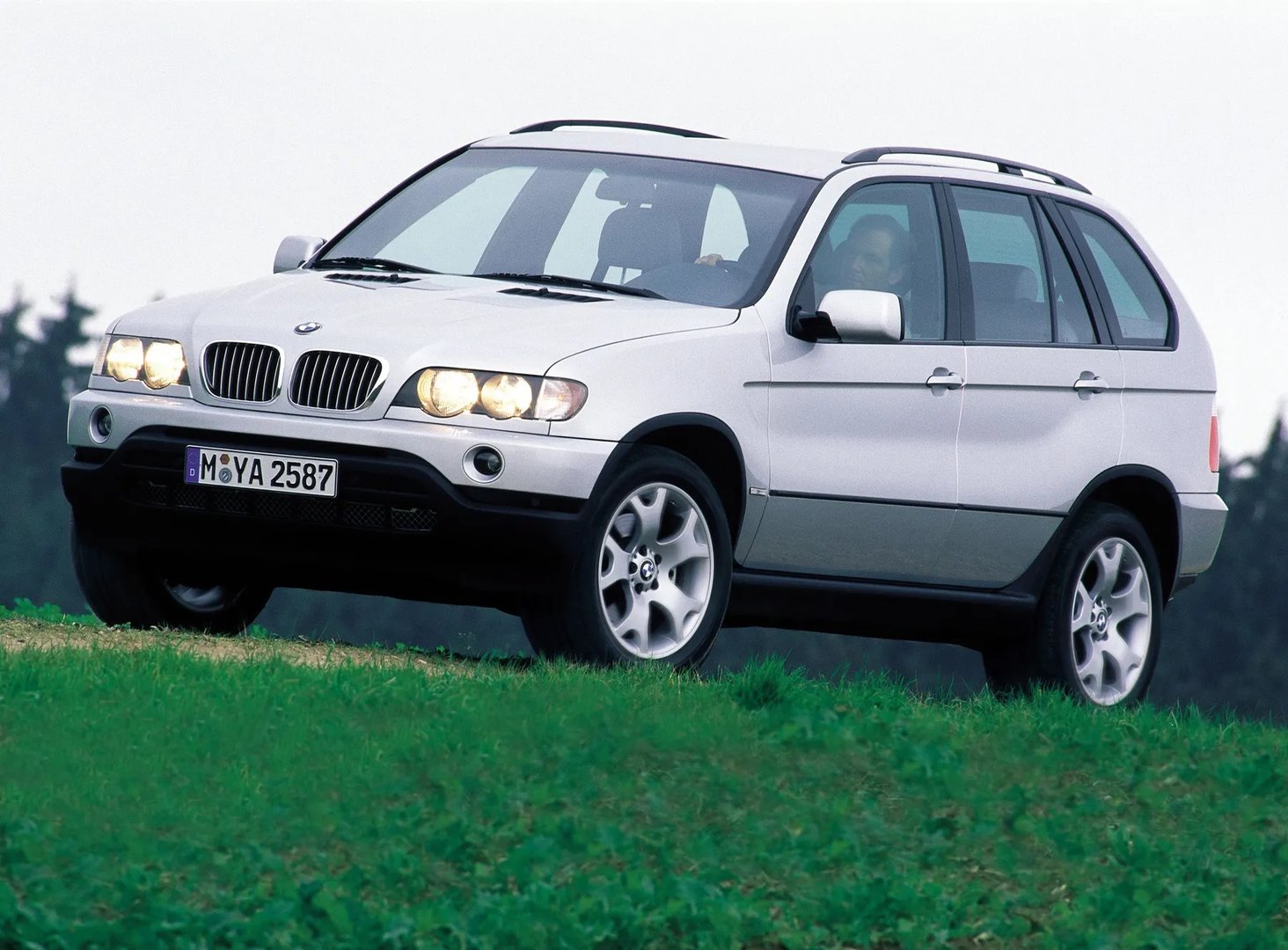 BMW_X5_1_generation__SUV_5-doors__9.jpg
