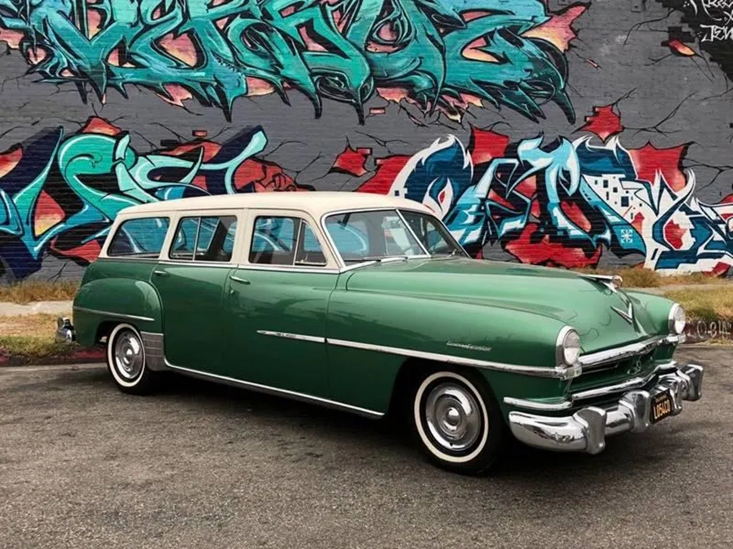 Chrysler_Windsor_3_generation__Estate_5-door__1.jpg