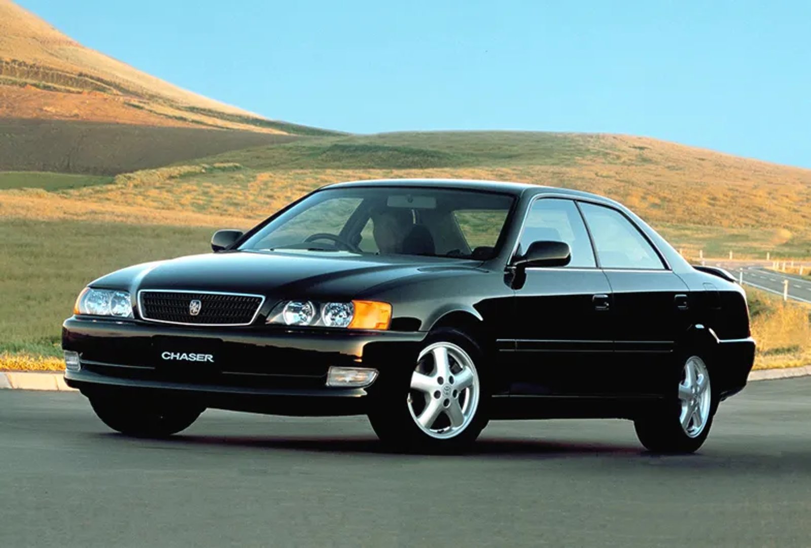 Toyota_Chaser_6_generation__Sedan__1.jpg