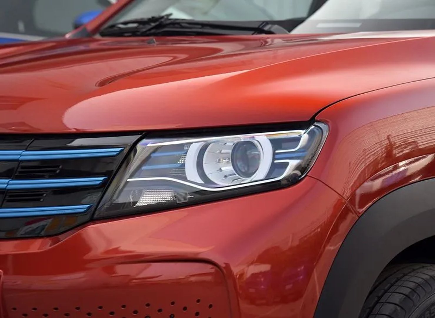 DongFeng_E1_1_generation__SUV_5-doors__9.jpg