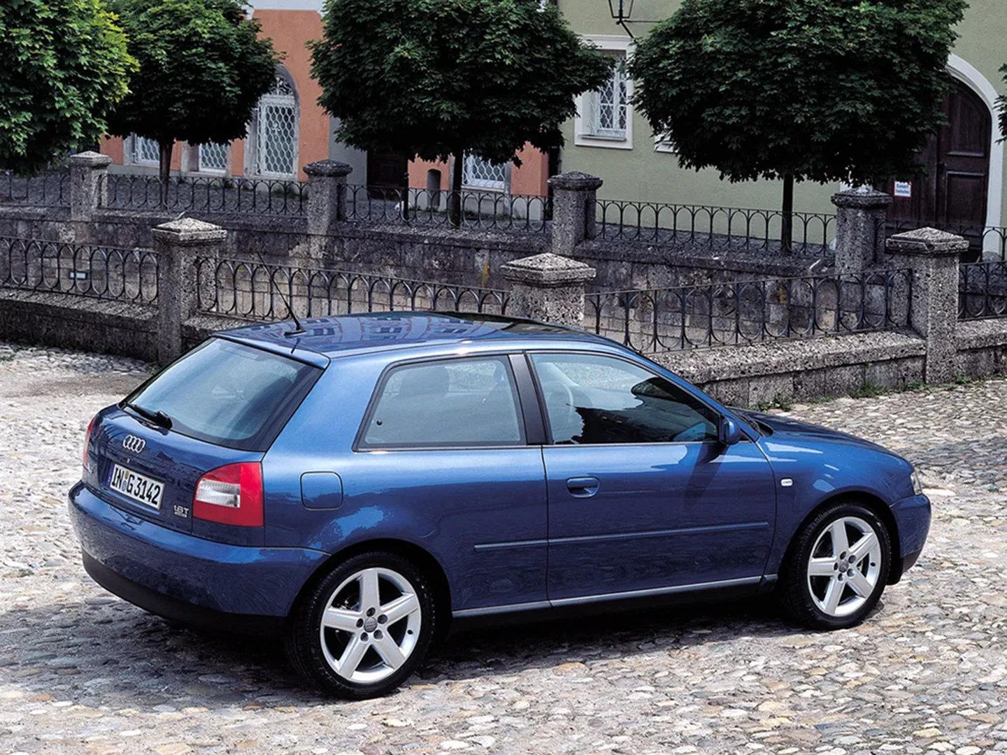 Audi_A3_1_generation_restyling__Hatchback_3-door__1.jpg