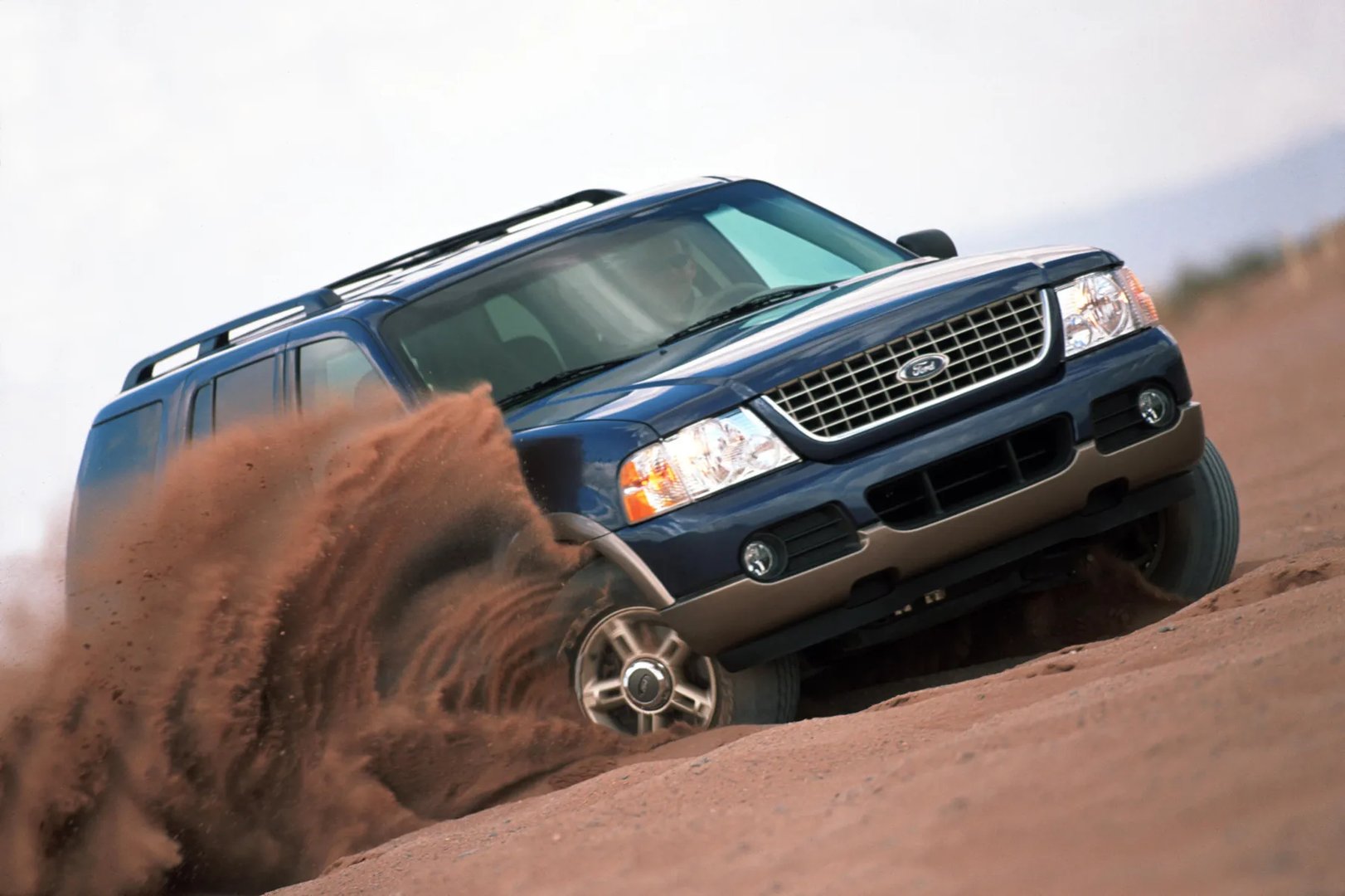 Ford_Explorer_3_generation__SUV_5-doors__11.jpg