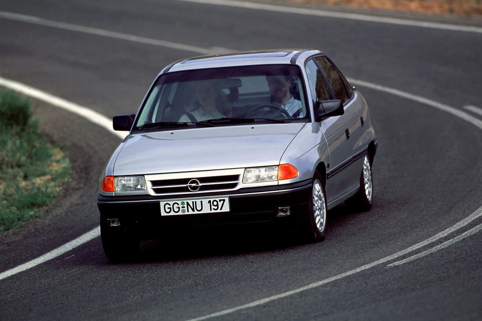 Opel_Astra_1_generation__Sedan__3.jpg