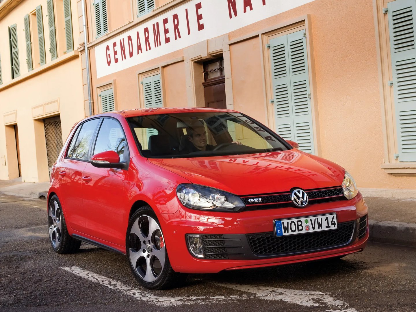 Volkswagen_Golf_GTI_6_generation__Hatchback_5-door__13.jpg