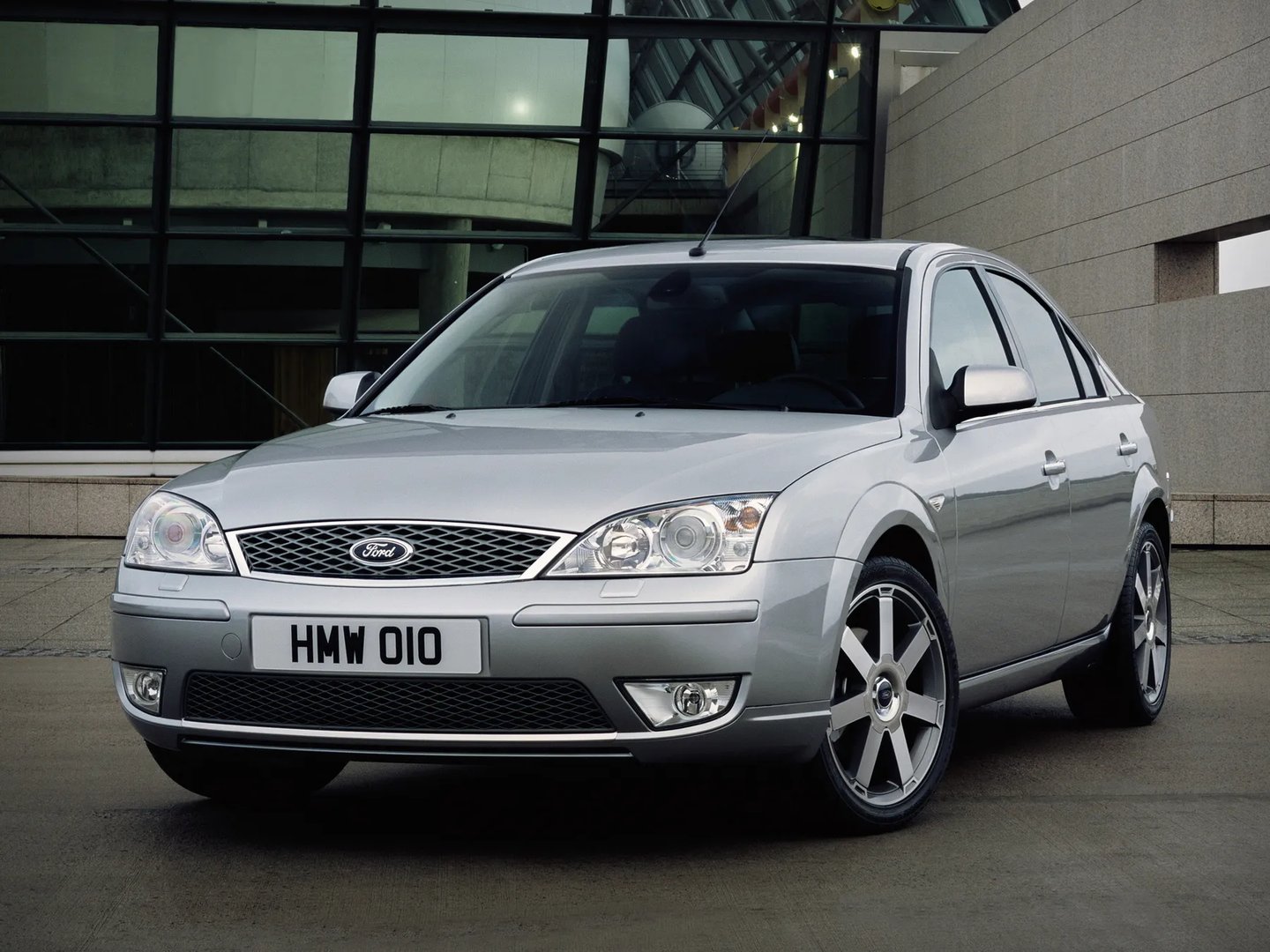 Ford_Mondeo_3_generation_restyling__Liftback__12.jpg