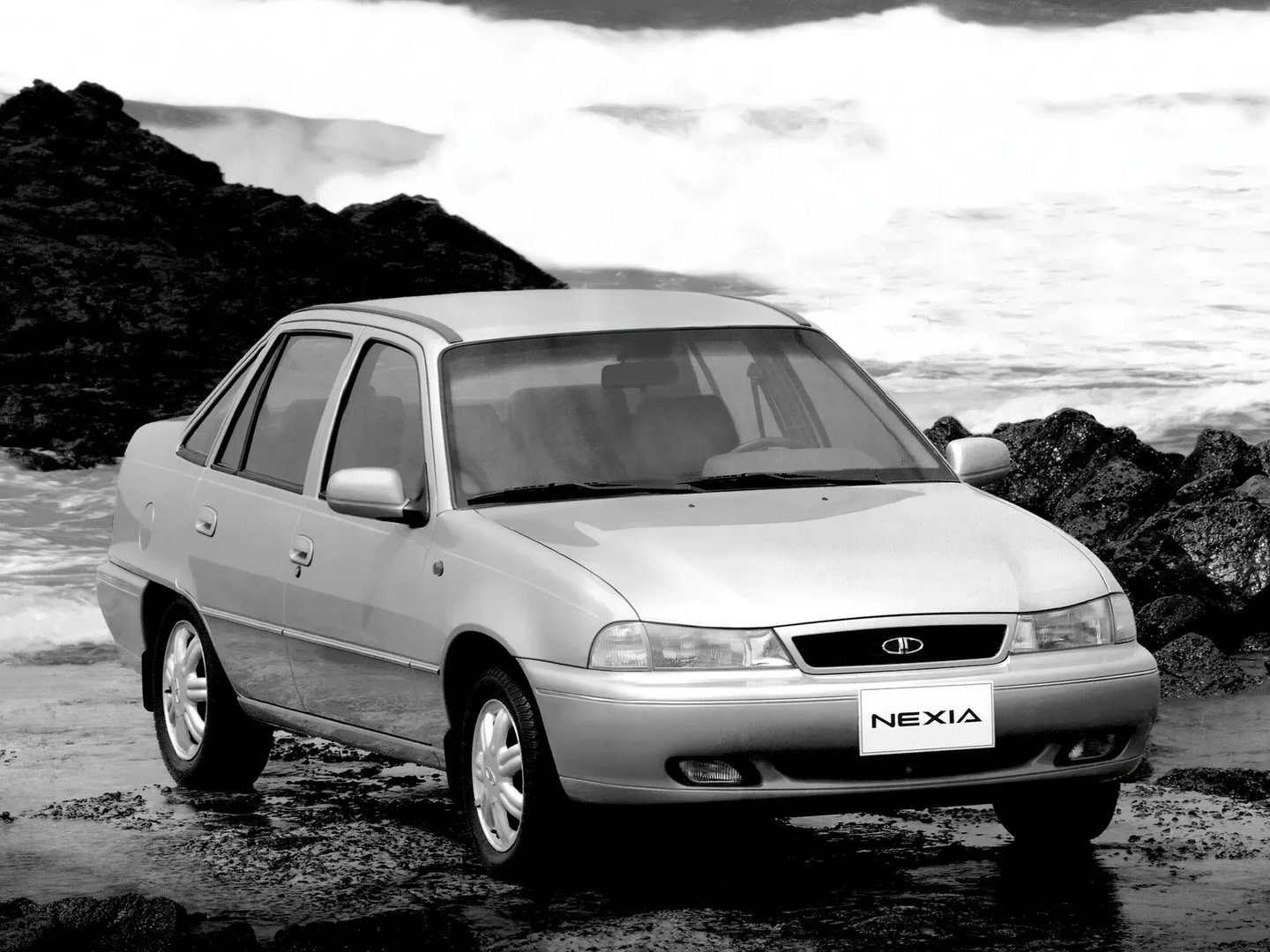 Daewoo_Nexia_1_generation__Sedan__3.jpg