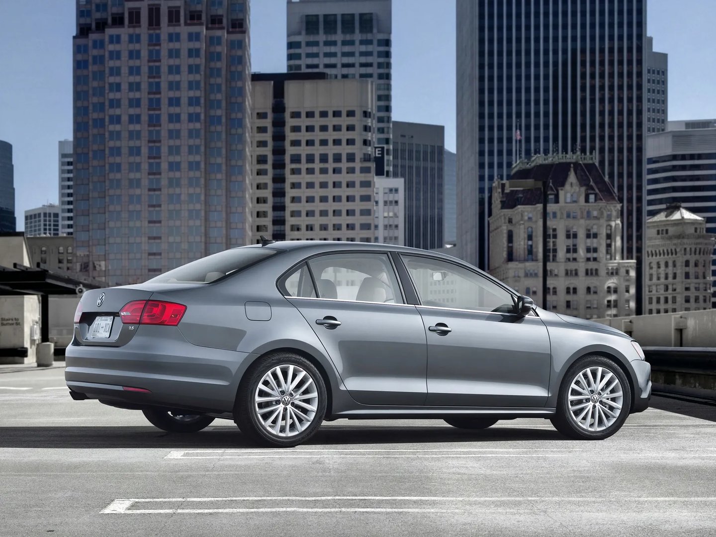 Volkswagen_Jetta_6_generation__Sedan__12.jpg