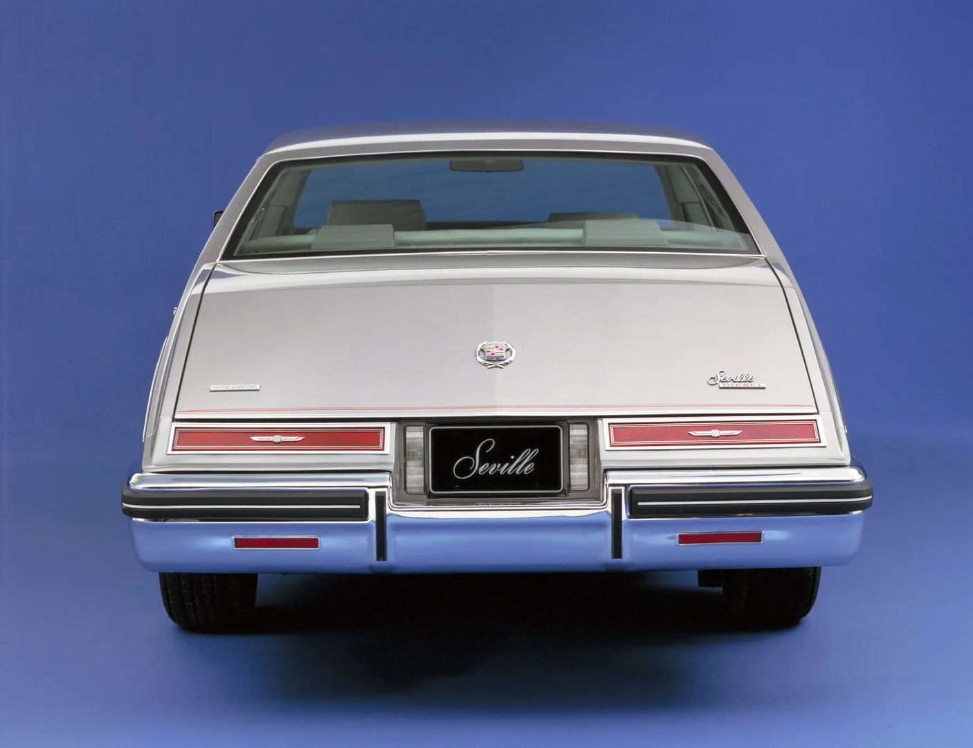 Cadillac_Seville_2_generation__Sedan__7.jpg