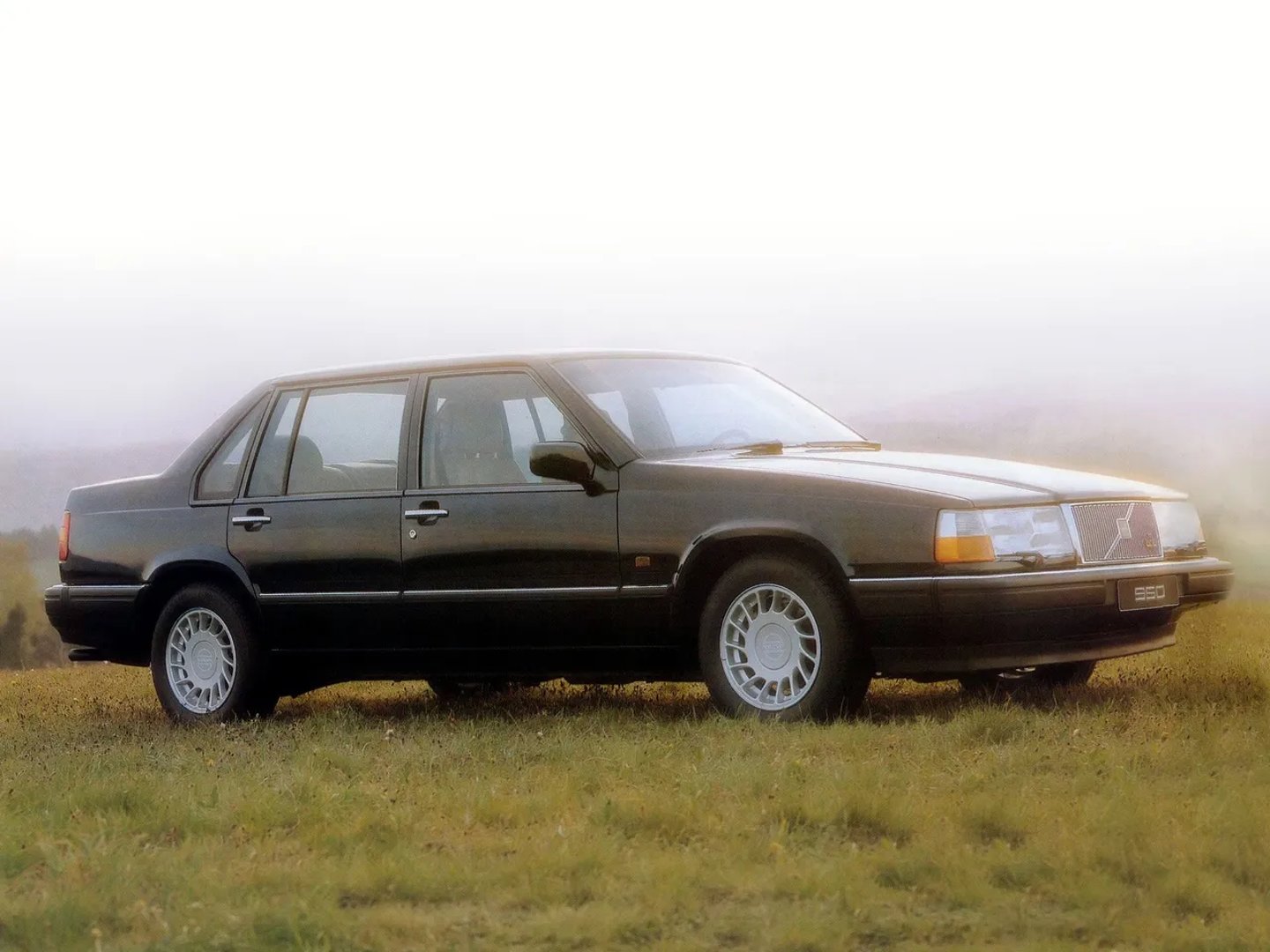 Volvo_960_1_generation__Sedan__1.jpg