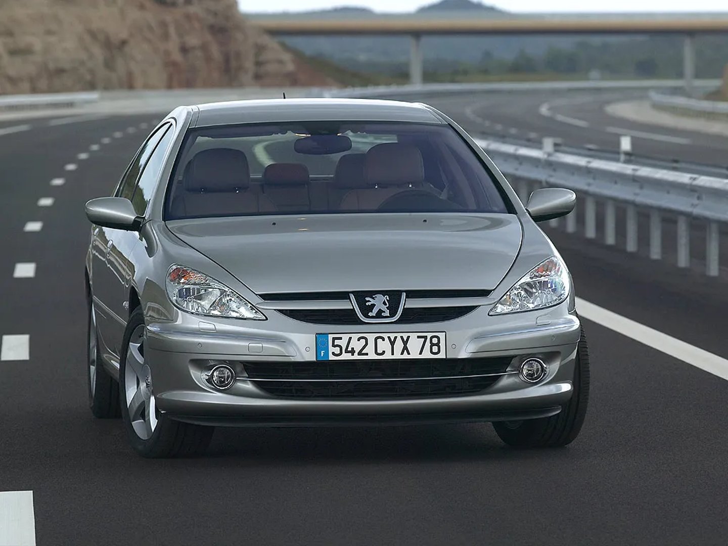 Peugeot_607_1_generation_restyling__Sedan__8.jpg