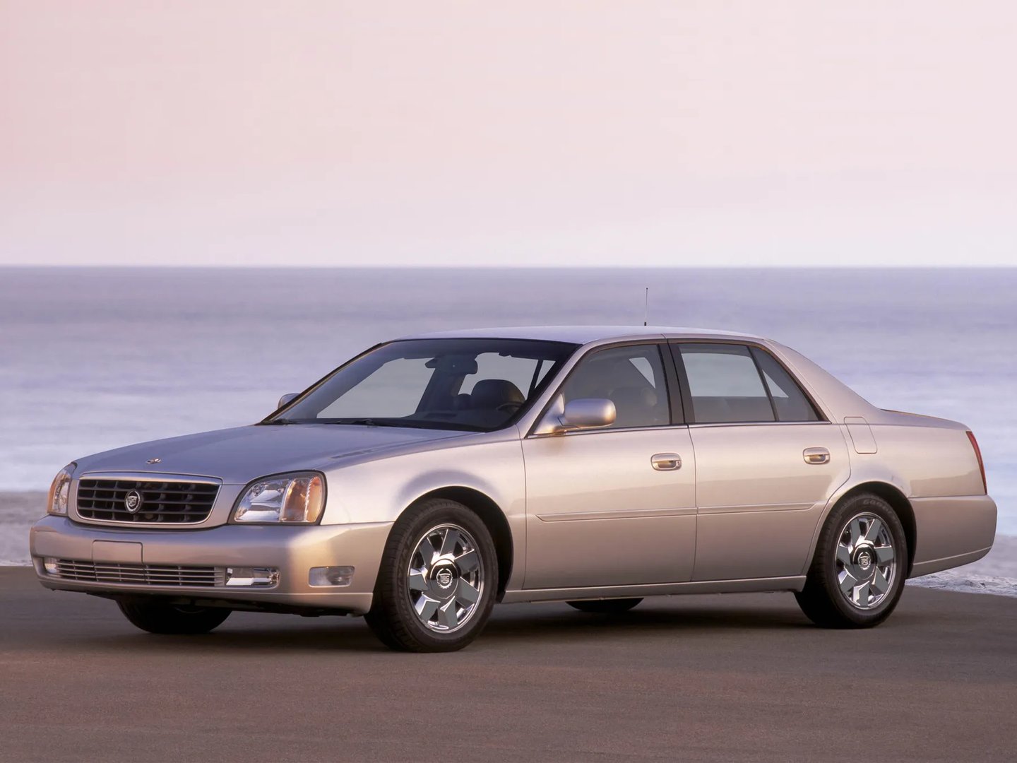 Cadillac_DeVille_8_generation__Sedan__9.jpg