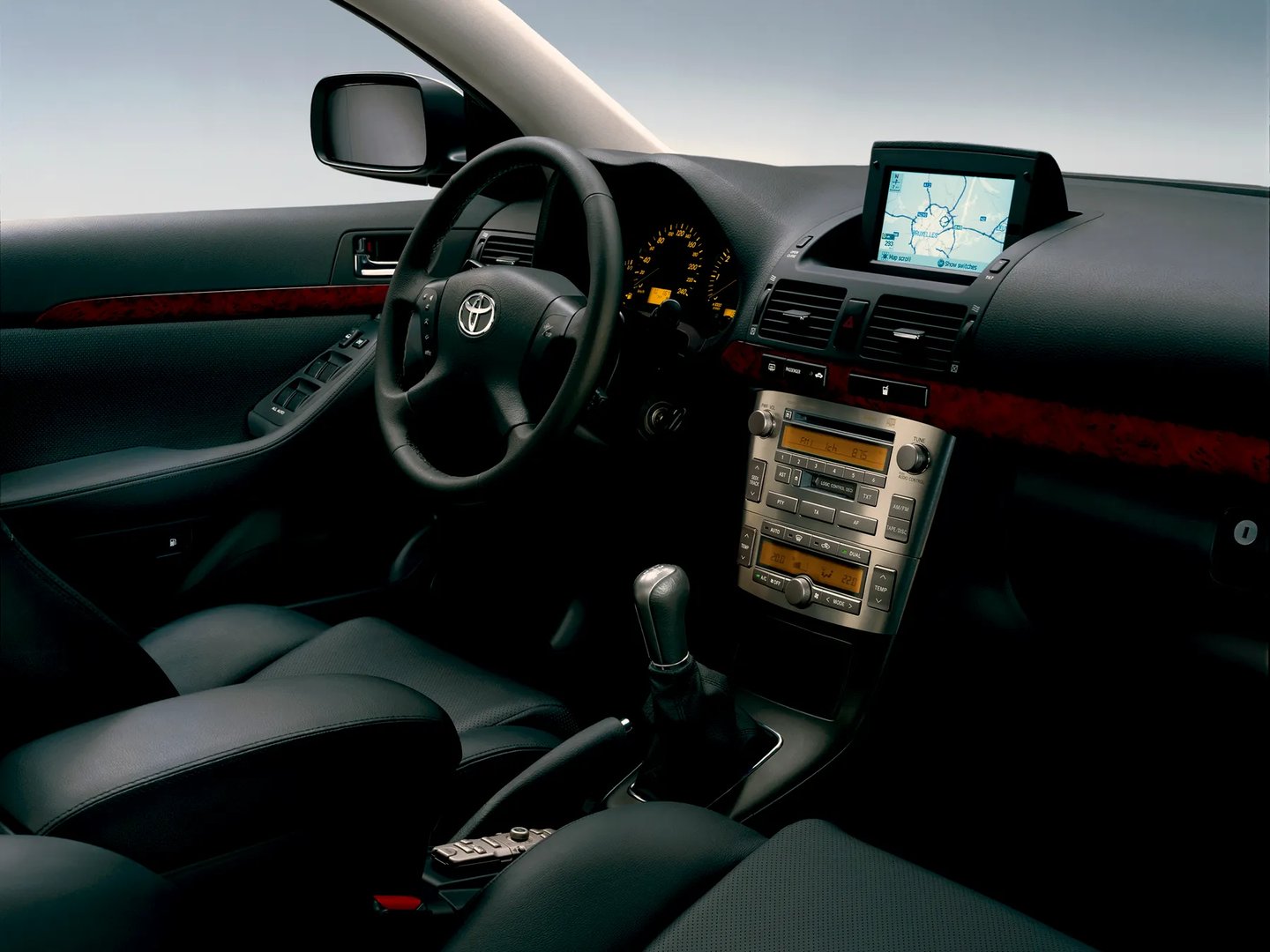 Toyota_Avensis_2_generation__Liftback__4.jpg