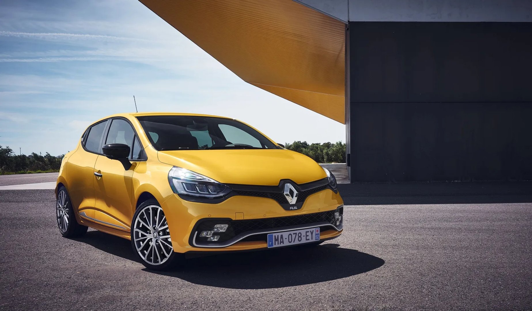 Renault_Clio_RS_4_generation_restyling__Mini_5-doors__1.jpg
