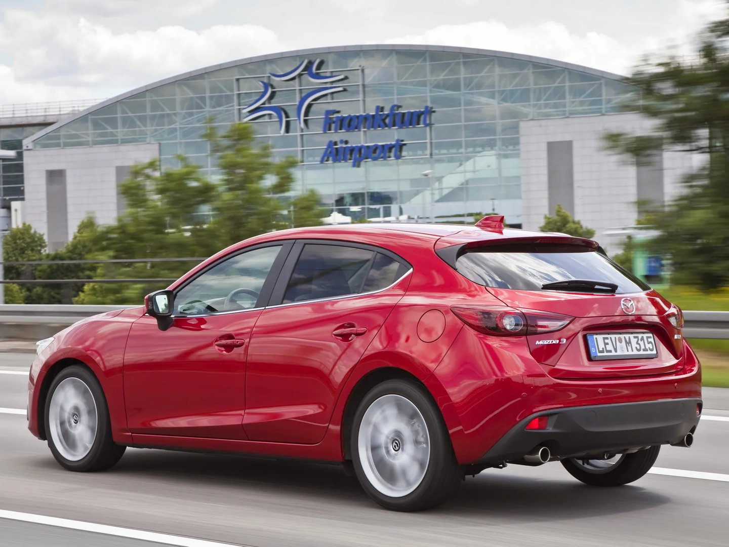 Mazda_3_3_generation__Hatchback_5-door__7.jpg