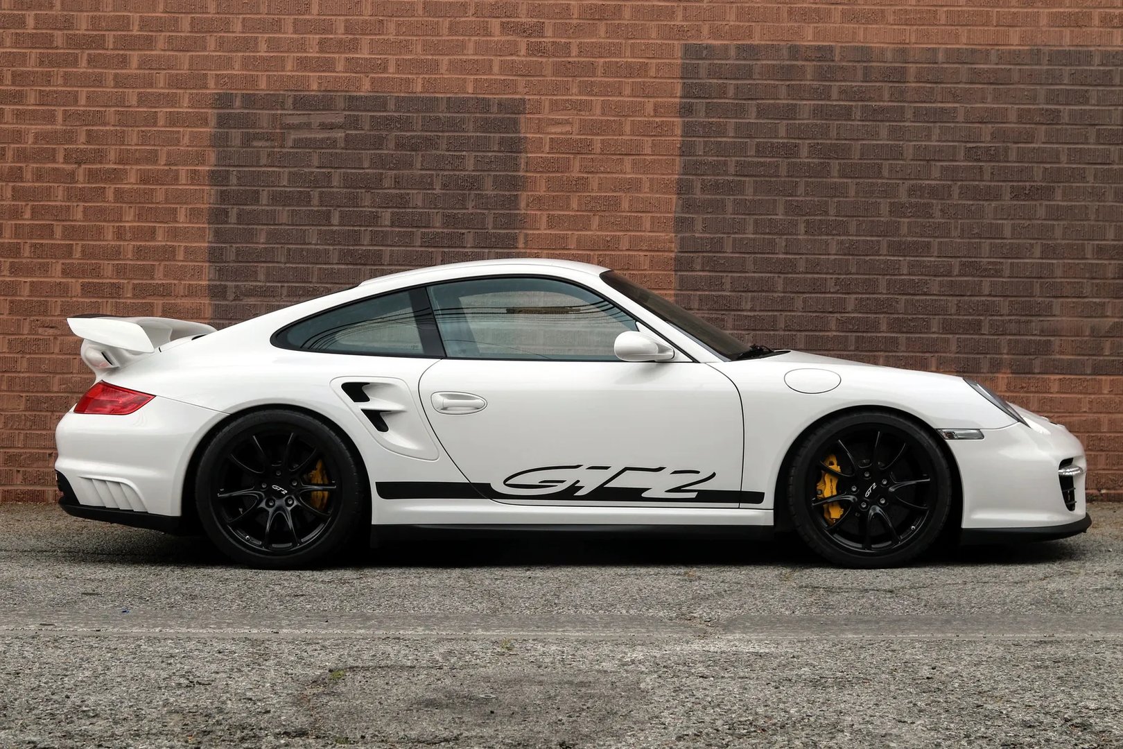 Porsche_911_GT2_3_generation__Coupe__8.jpg