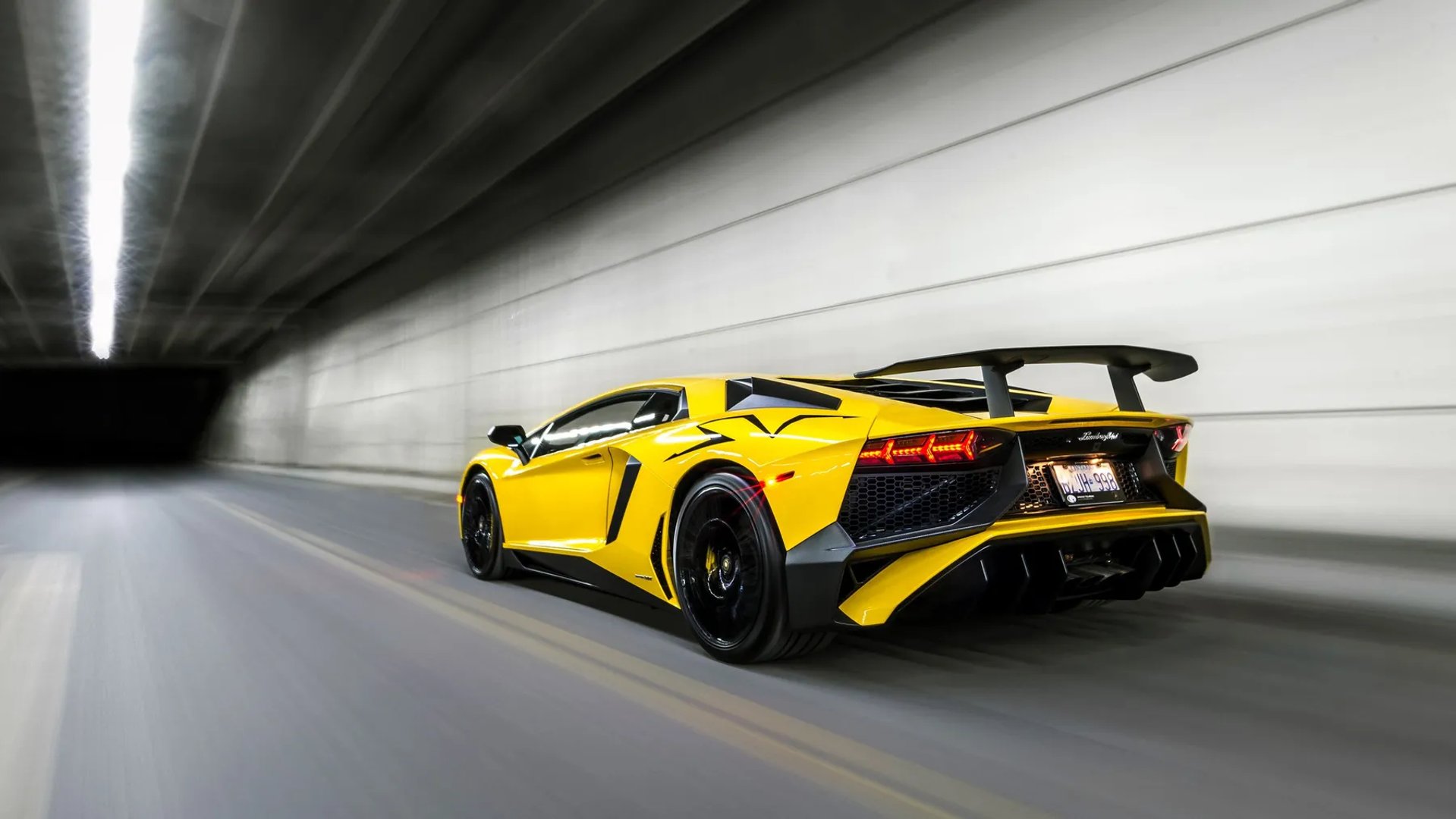 Lamborghini_Aventador_1_generation_restyling__Coupe__5.jpg