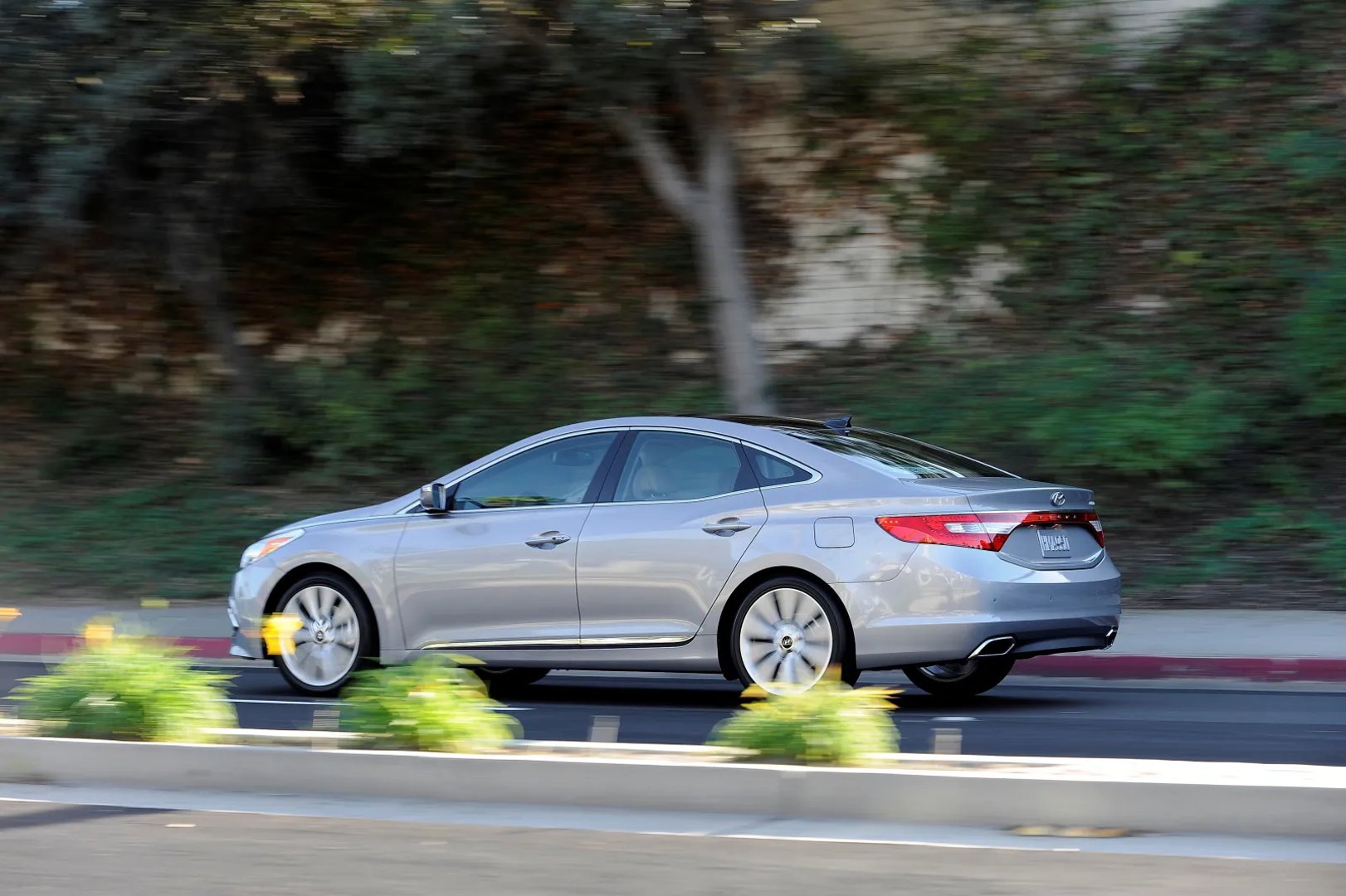Hyundai_Azera_3_generation__Sedan__2.jpg