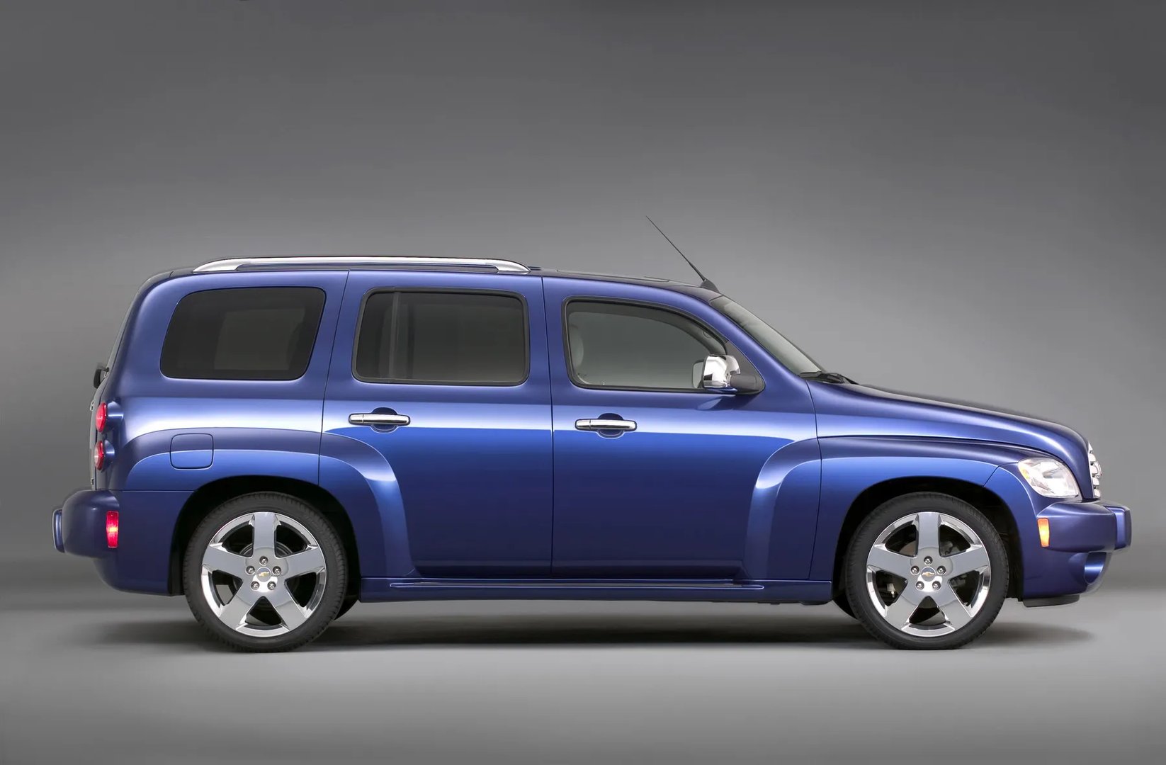 Chevrolet_HHR_1_generation__Estate_5-door__5.jpg