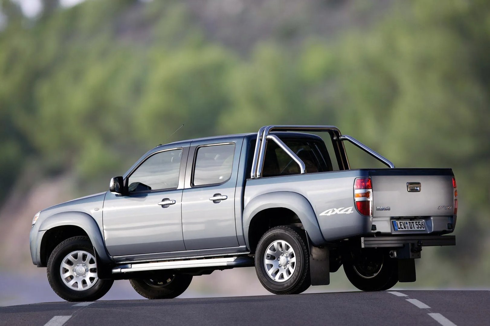 Mazda_BT-50_1_generation__Pickup_double-cab__3.jpg