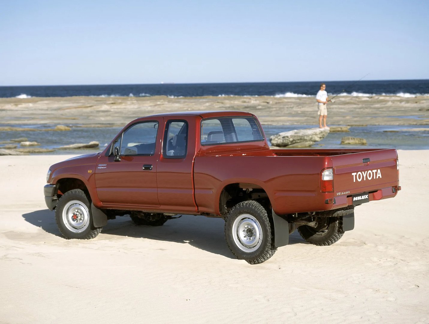 Toyota_Hilux_6_generation_restyling__Pickup_1.5-cab__3.jpg