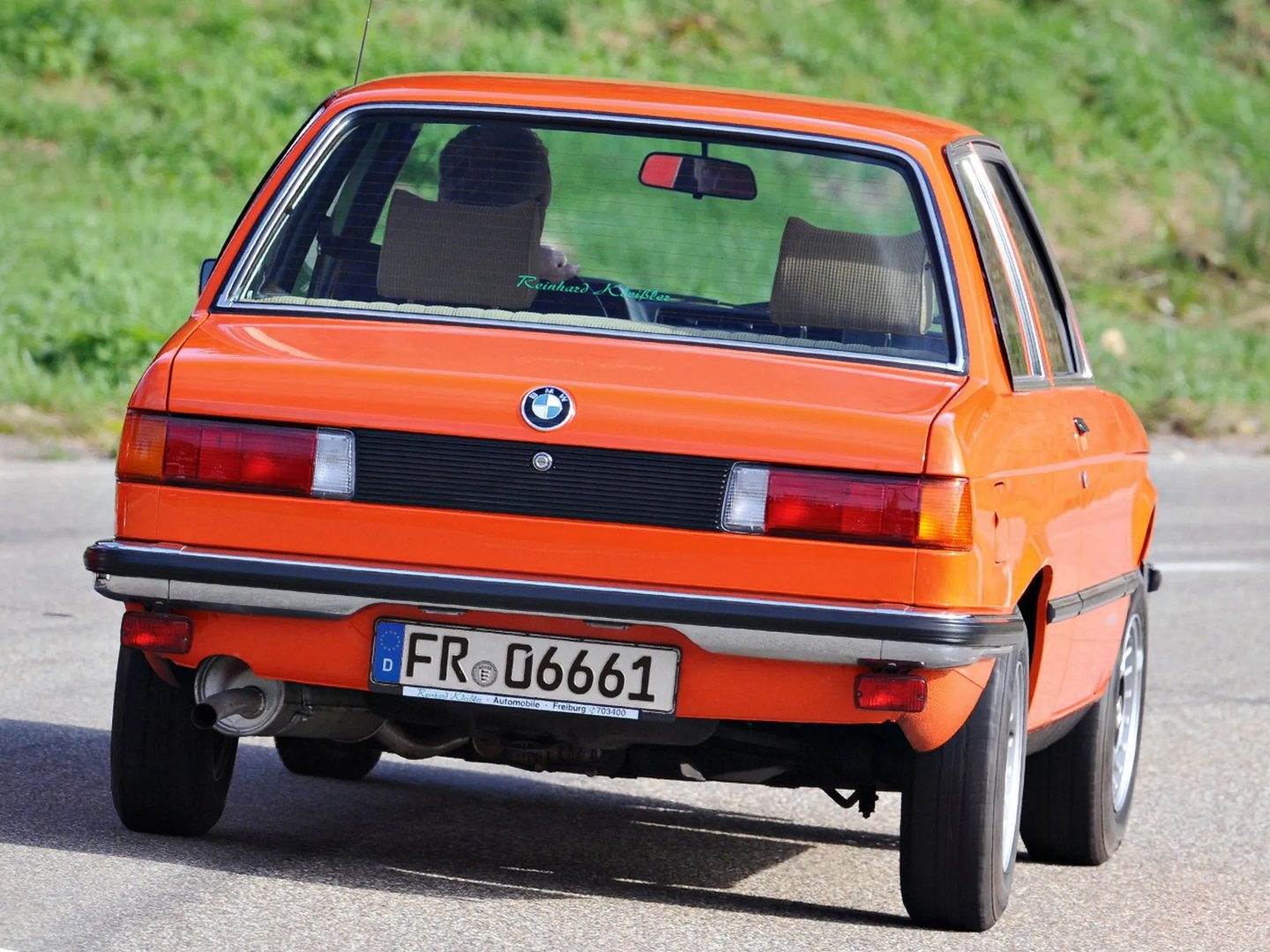 BMW_3_series_1_generation__Sedan_2-doors__12.jpg