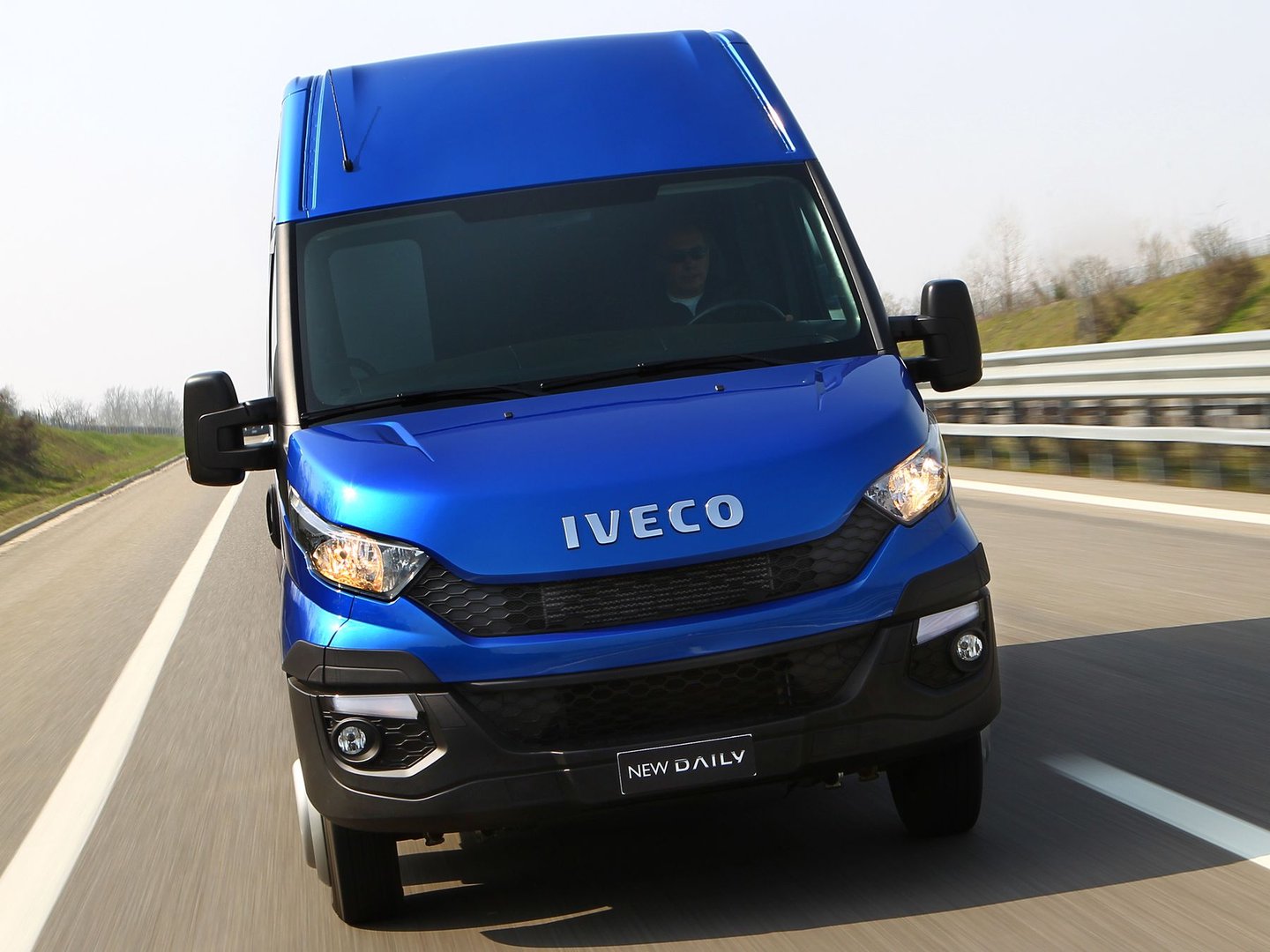 iveco_Daily_2_generation_restyling_2__Minibus__4.jpg