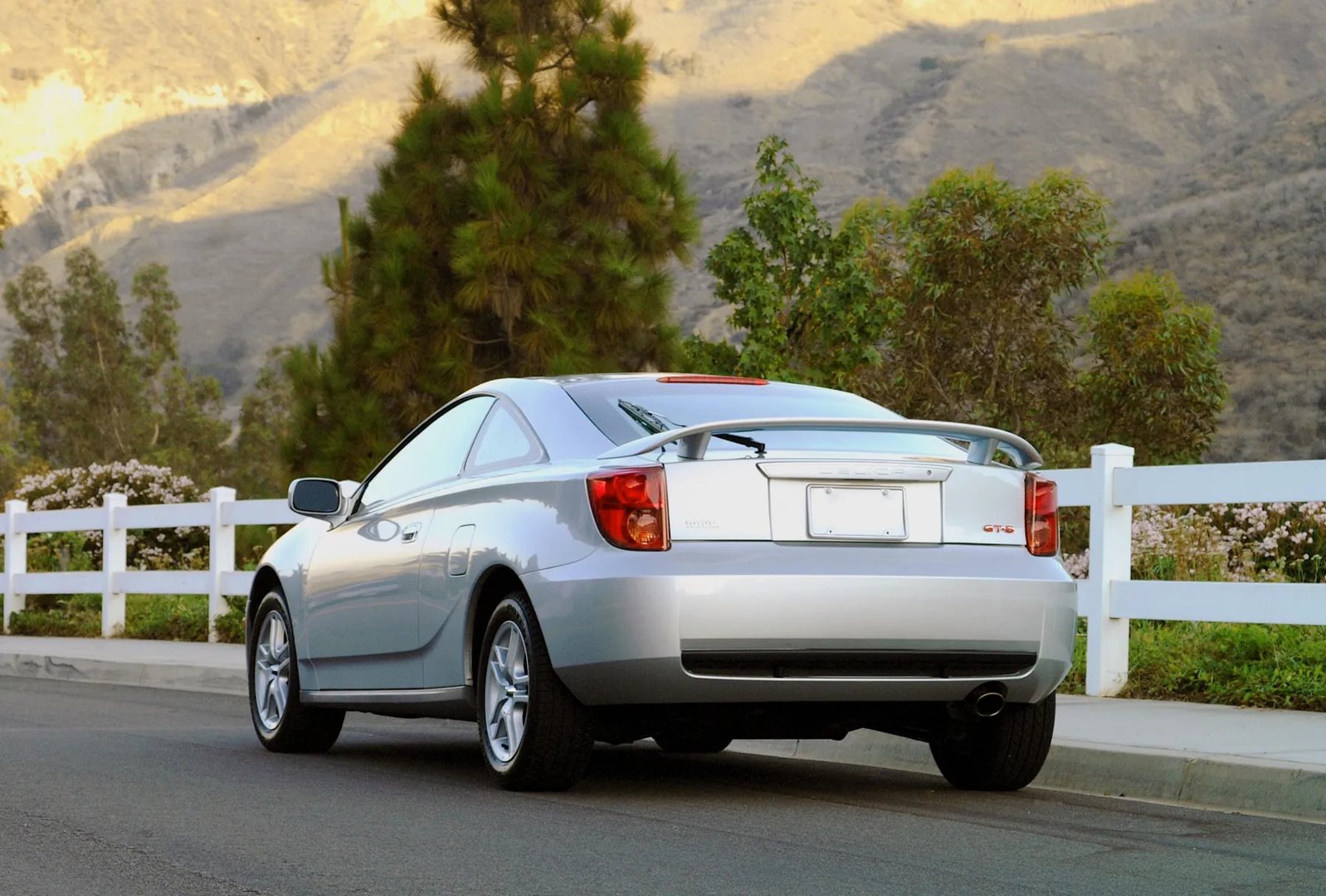 Toyota_Celica_7_generation_restyling__Hatchback_3-door__9.jpg