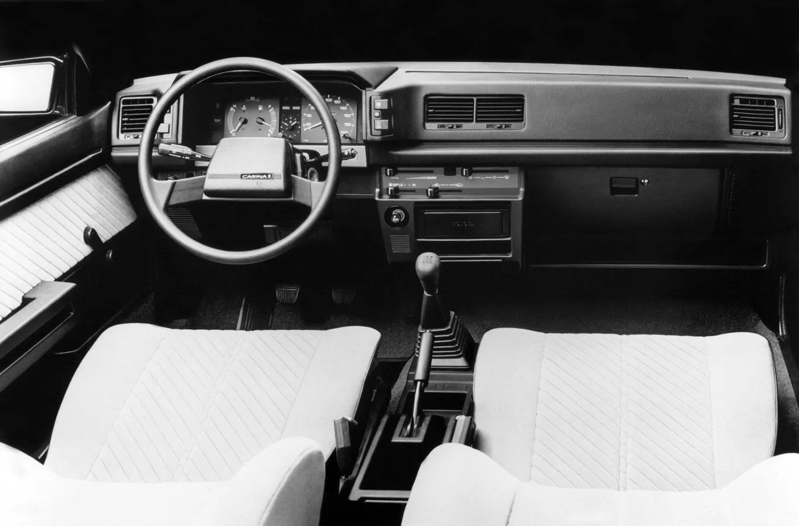 Toyota_Carina_4_generation__Hatchback_5-door__3.jpg