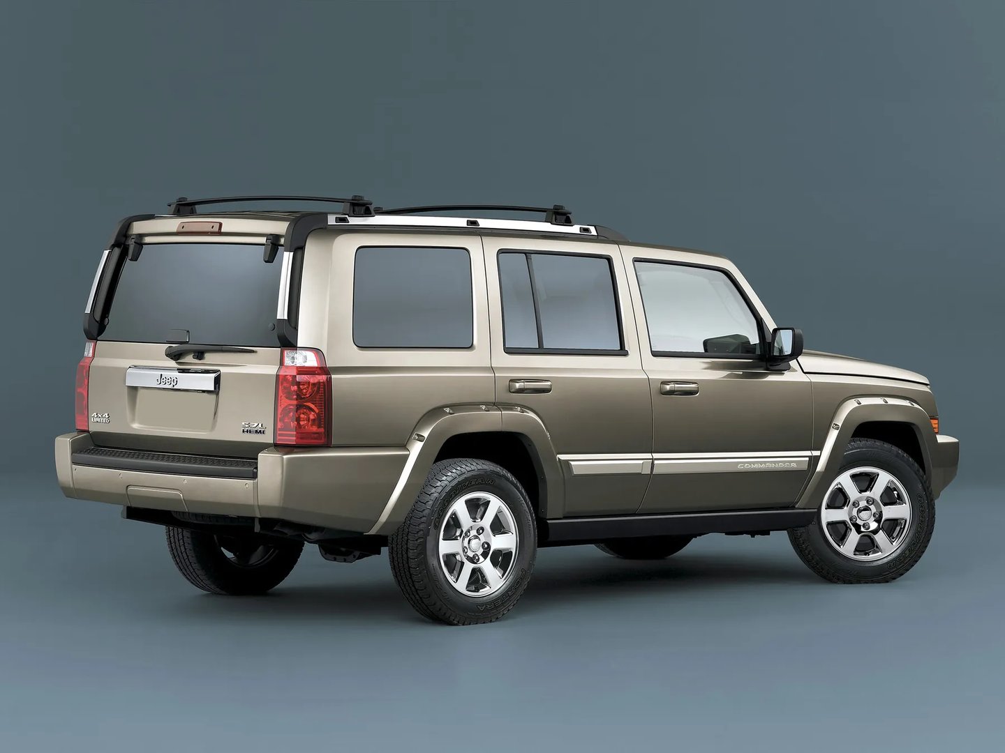 Jeep_Commander_1_generation__SUV_5-doors__1.jpg