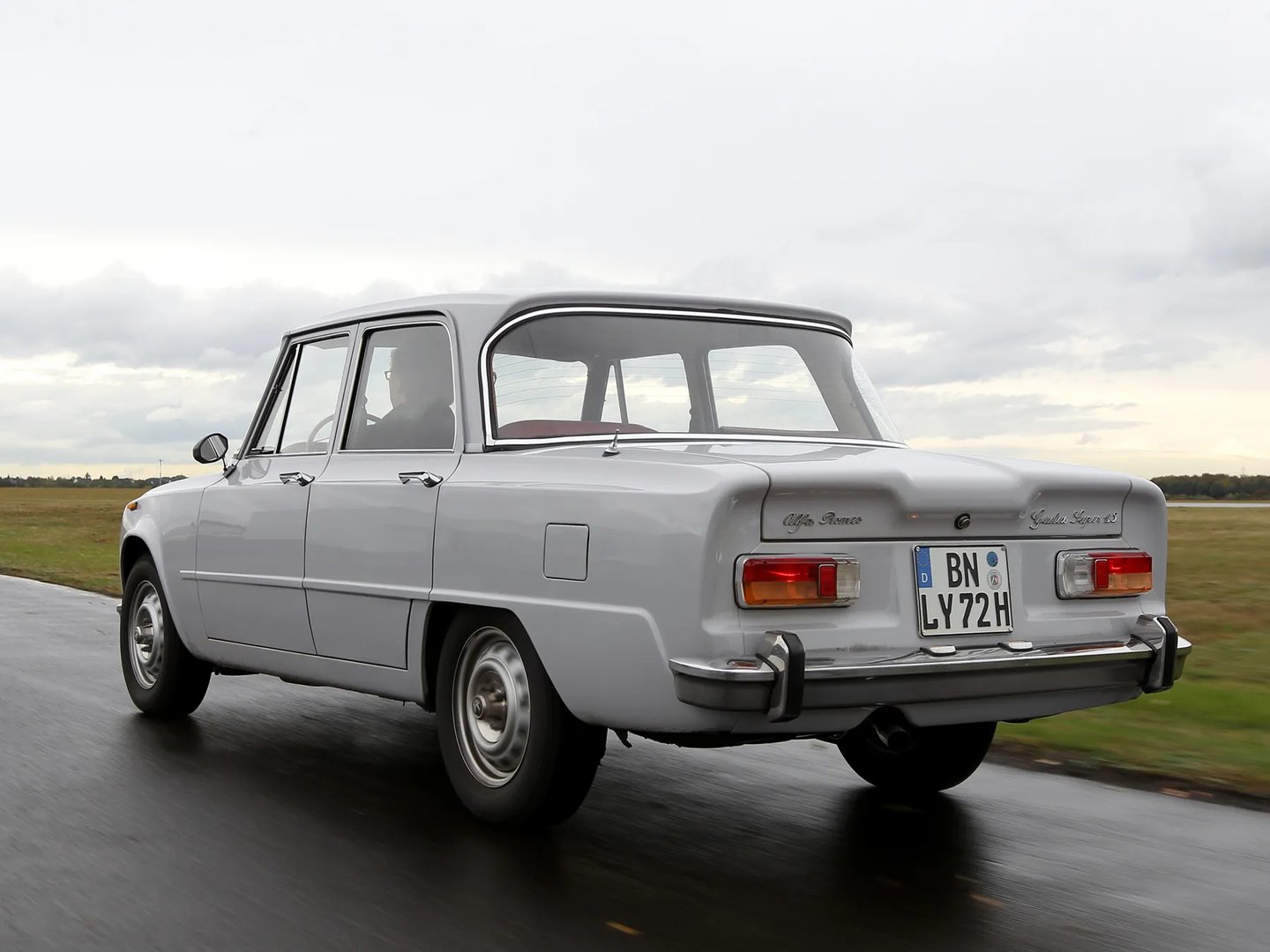 Alfa Romeo_105_115_1_generation__Sedan__9.jpg