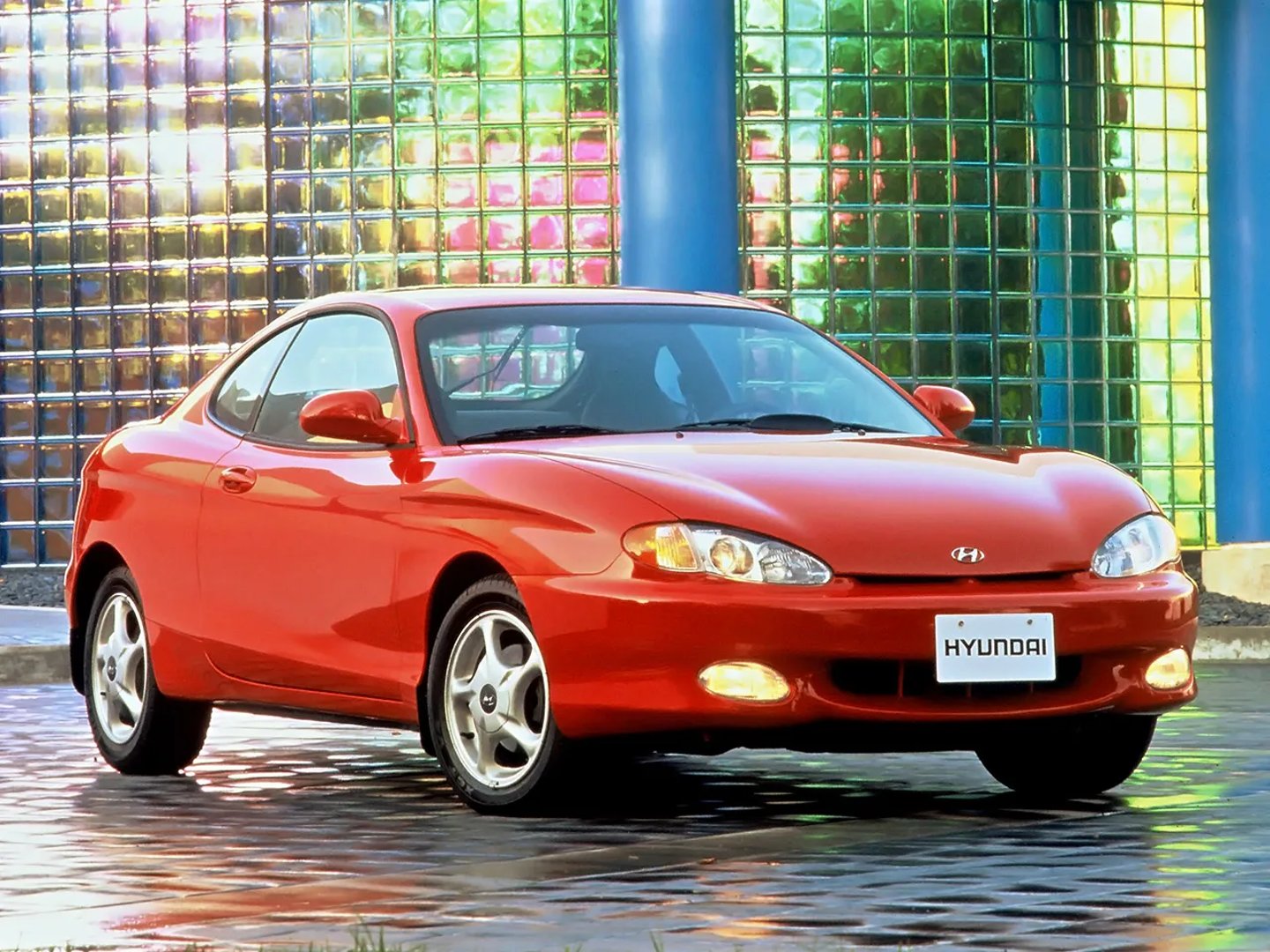 Hyundai_Tiburon_1_generation__Coupe__main.jpg