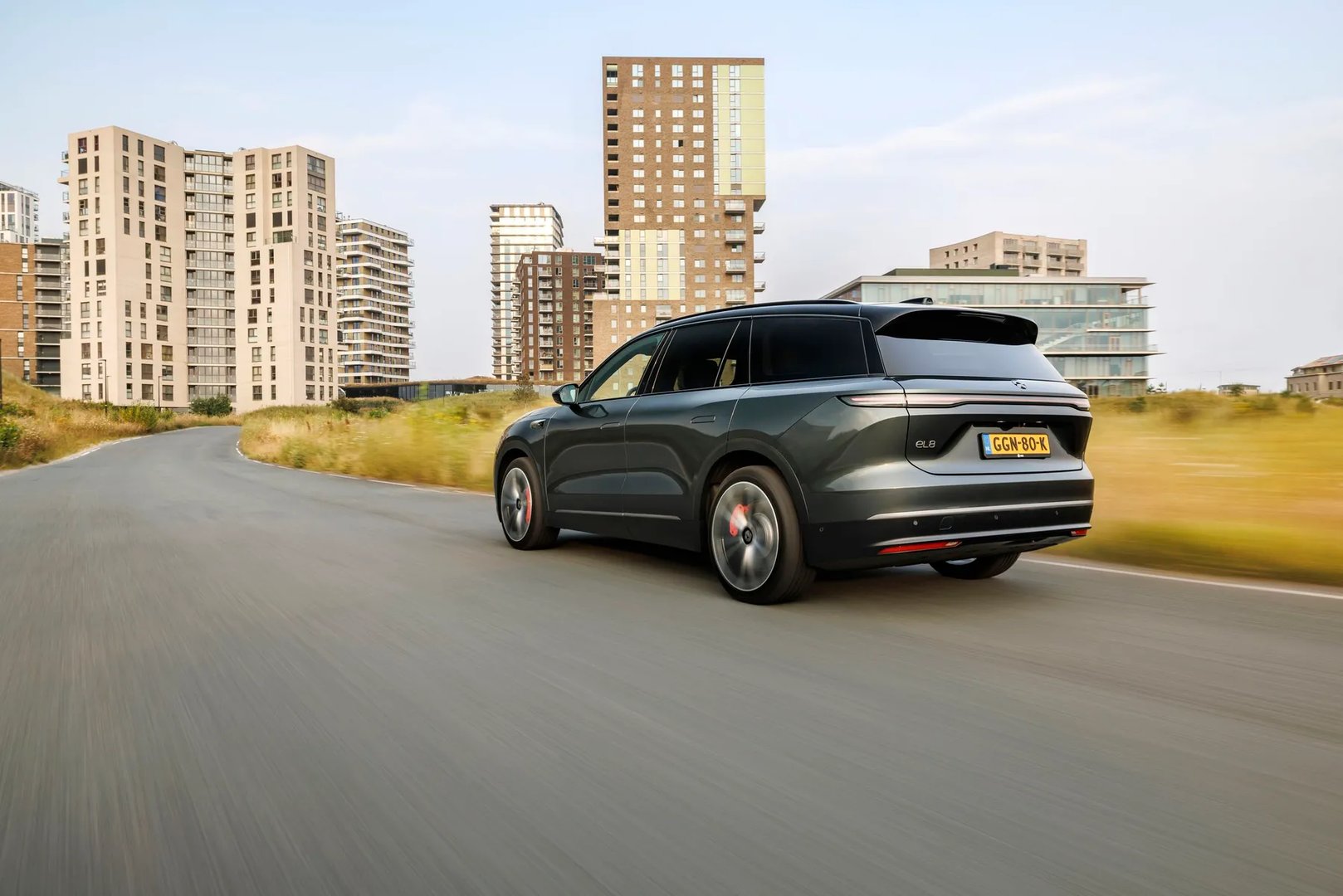nio_ES8_2_generation__SUV_5-doors__10.jpg