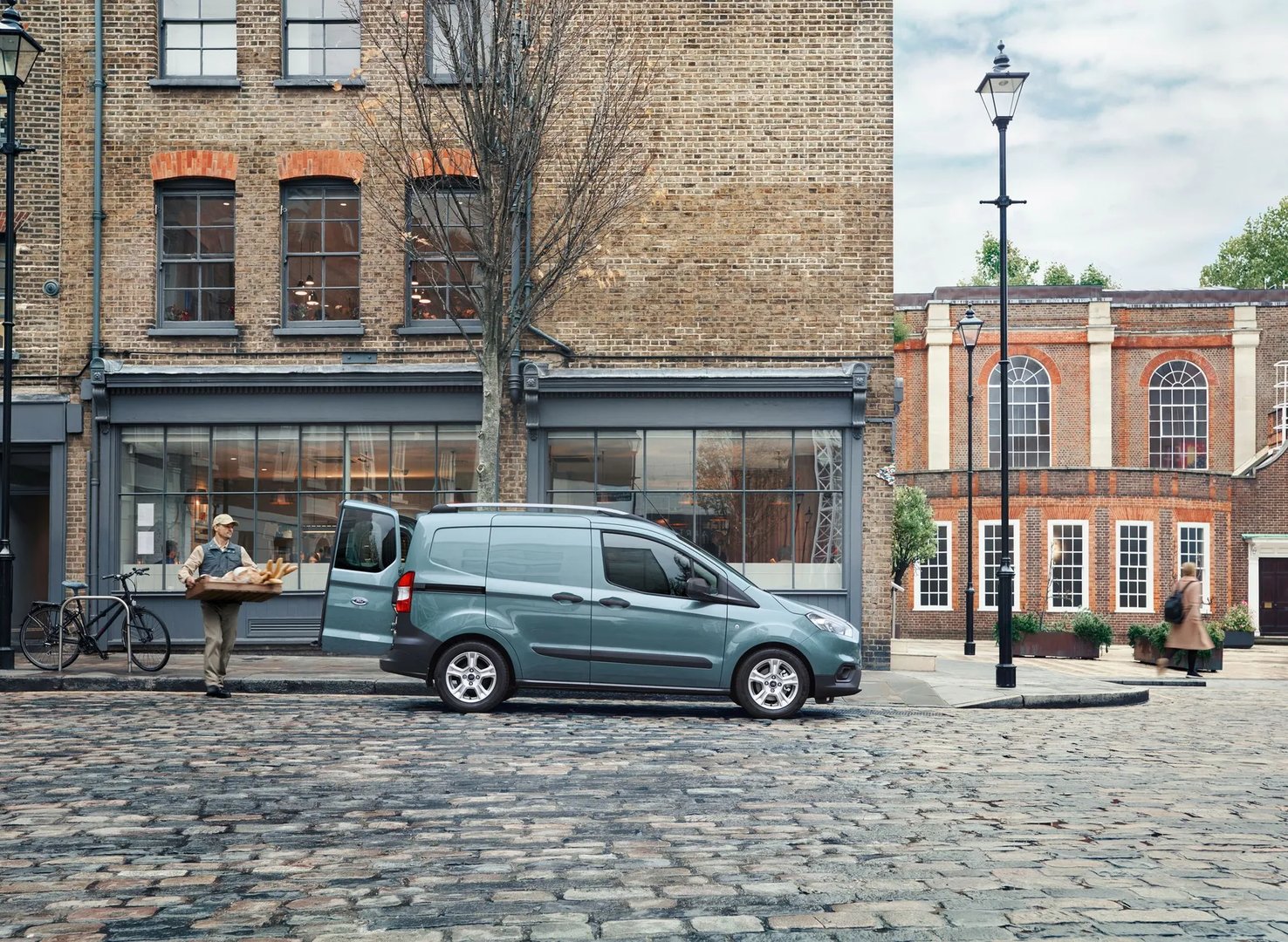 Ford_Transit_Courier_1_generation_restyling_1__Compact_Van__5.jpg