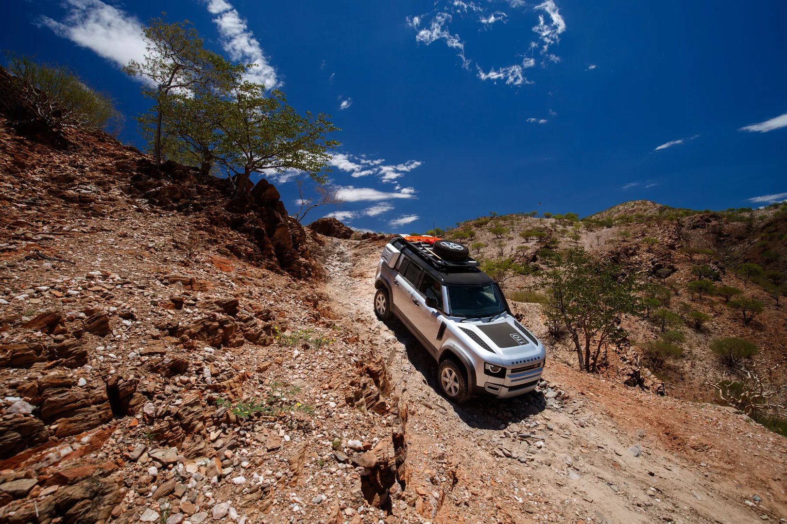 Land Rover_Defender_2_generation__SUV_5-doors__3.jpg