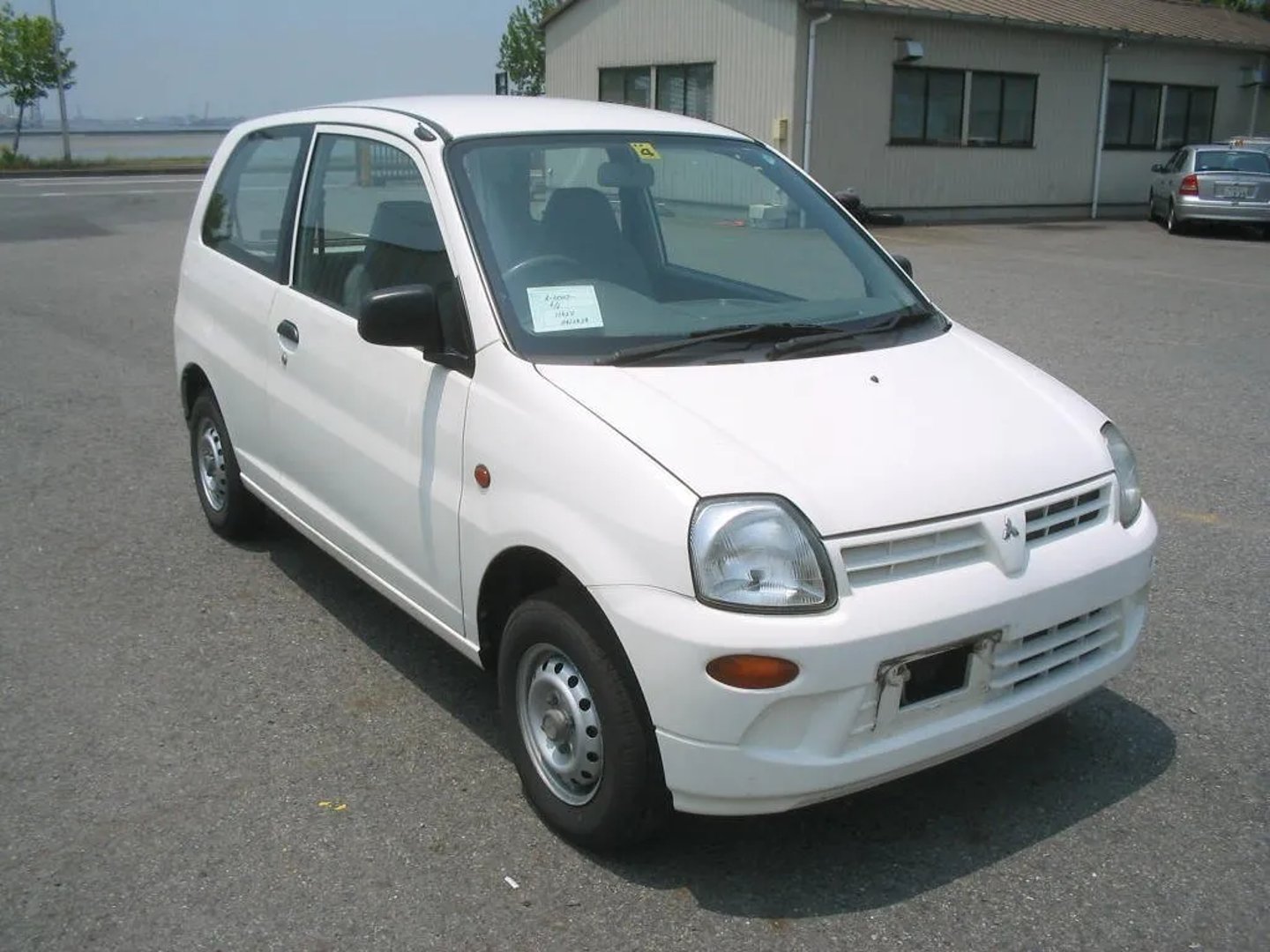 Mitsubishi_Minica_8_generation__Mini_3-doors__1.jpg