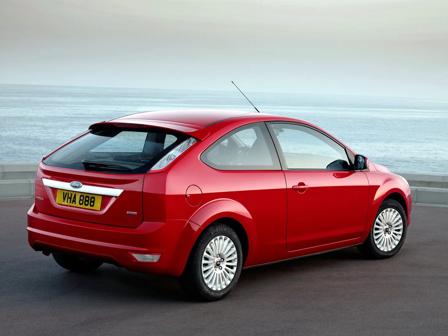 Ford_Focus_2_generation_restyling__Hatchback_3-door__2.jpg