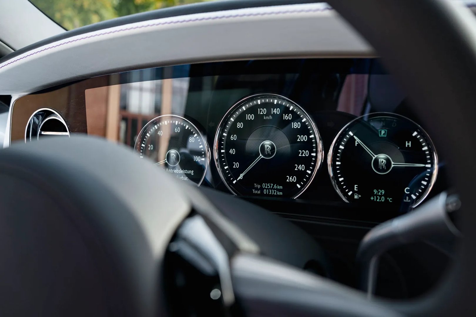 Rolls-Royce_Ghost_2_generation__Sedan__12.jpg