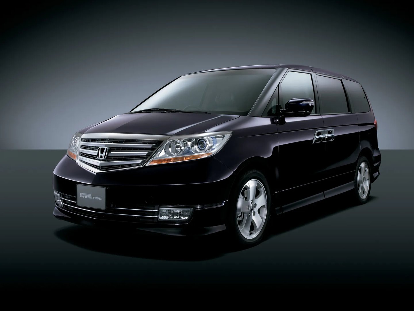 Honda_Elysion_1_generation_restyling__Minivan__4.jpg