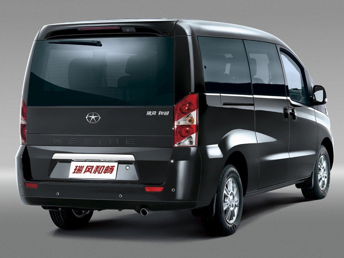 jac_M5_1_generation__Minivan__9.jpg