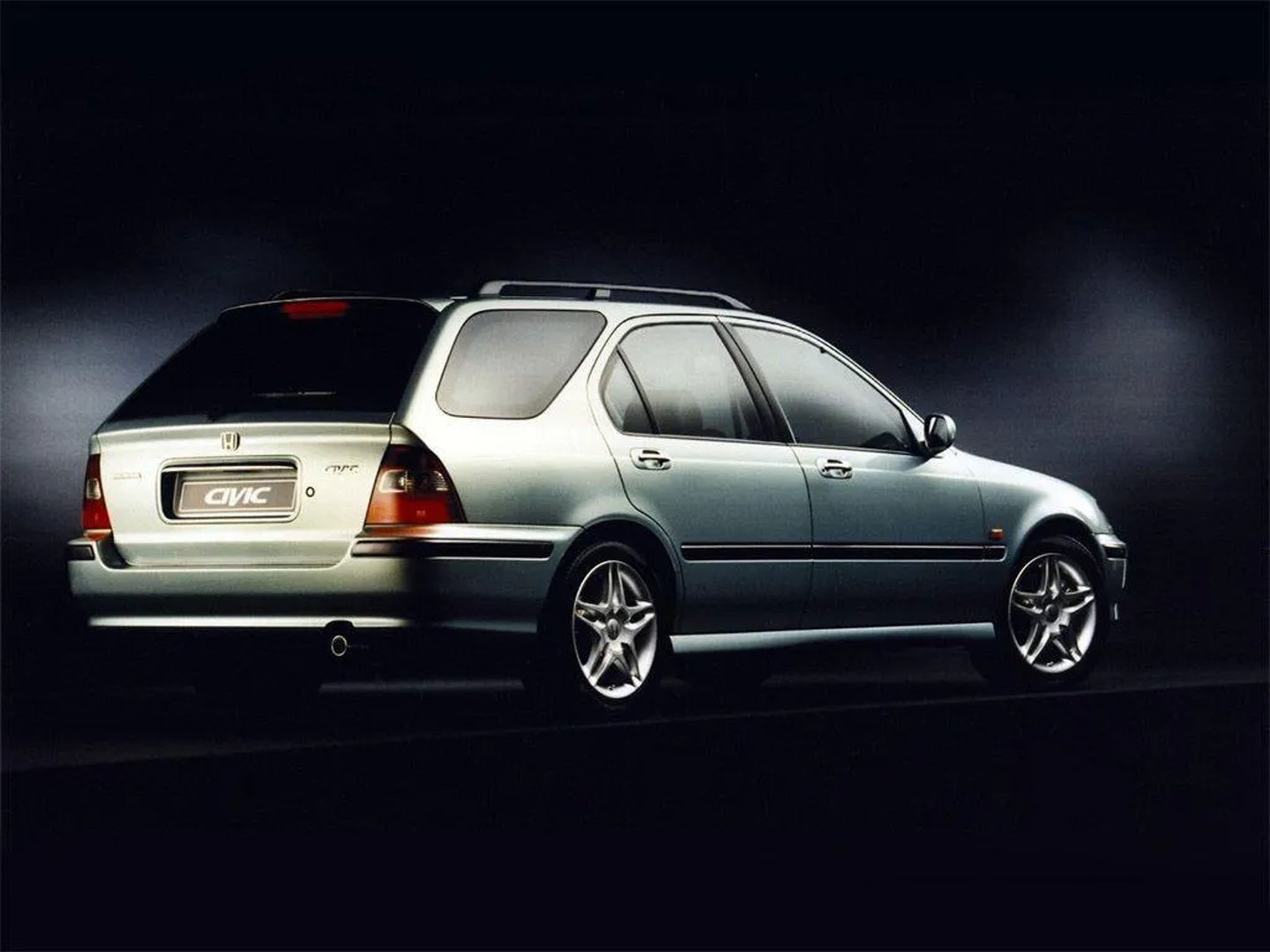 Honda_Civic_6_generation__Estate_5-door__6.jpg