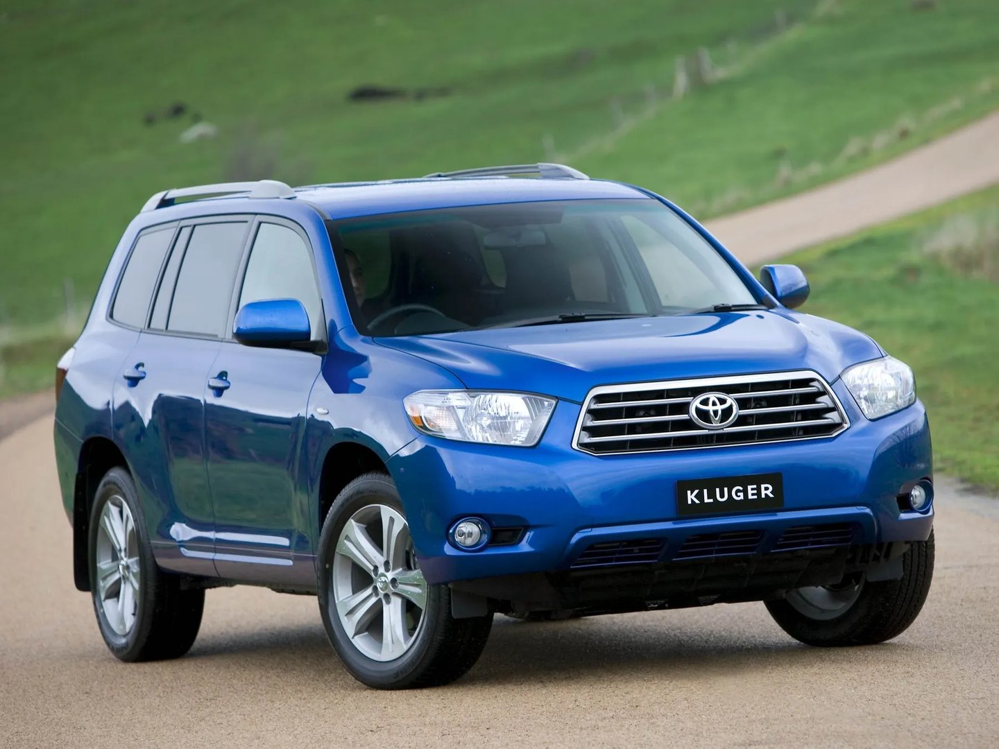 Toyota_Kluger_2_generation__SUV_5-doors__3.jpg