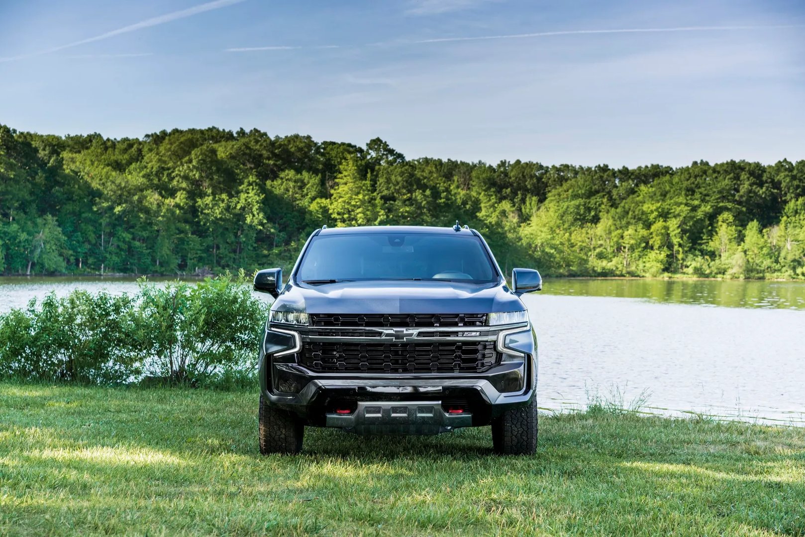 Chevrolet_Suburban_12_generation__SUV_5-doors__4.jpg