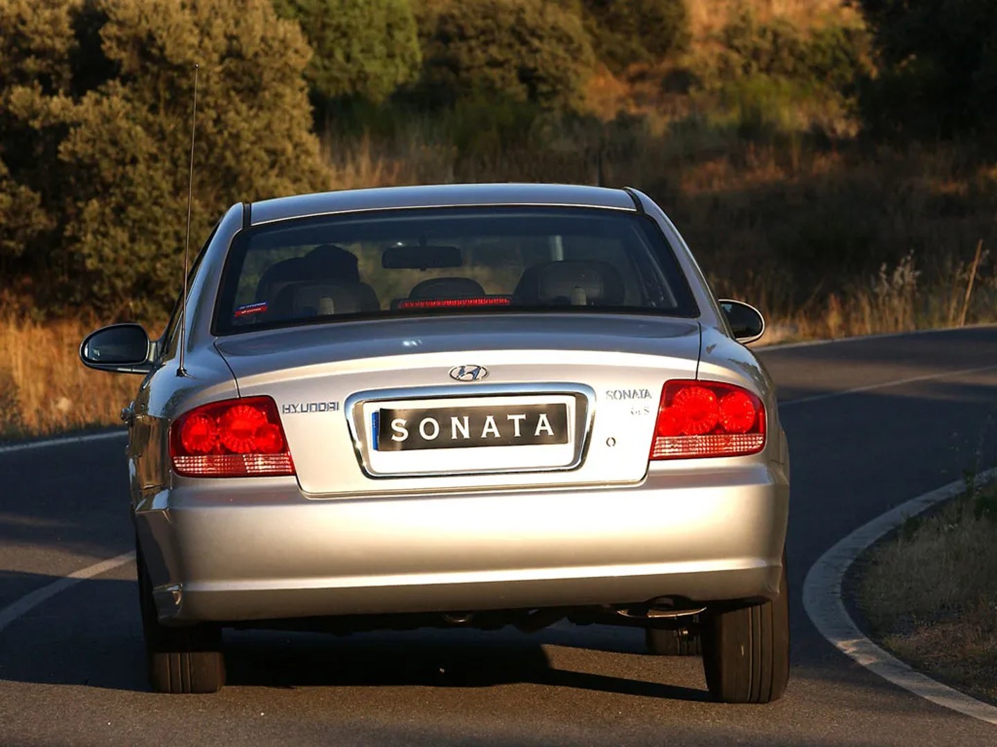 Hyundai_Sonata_4_generation_restyling__Sedan__5.jpg