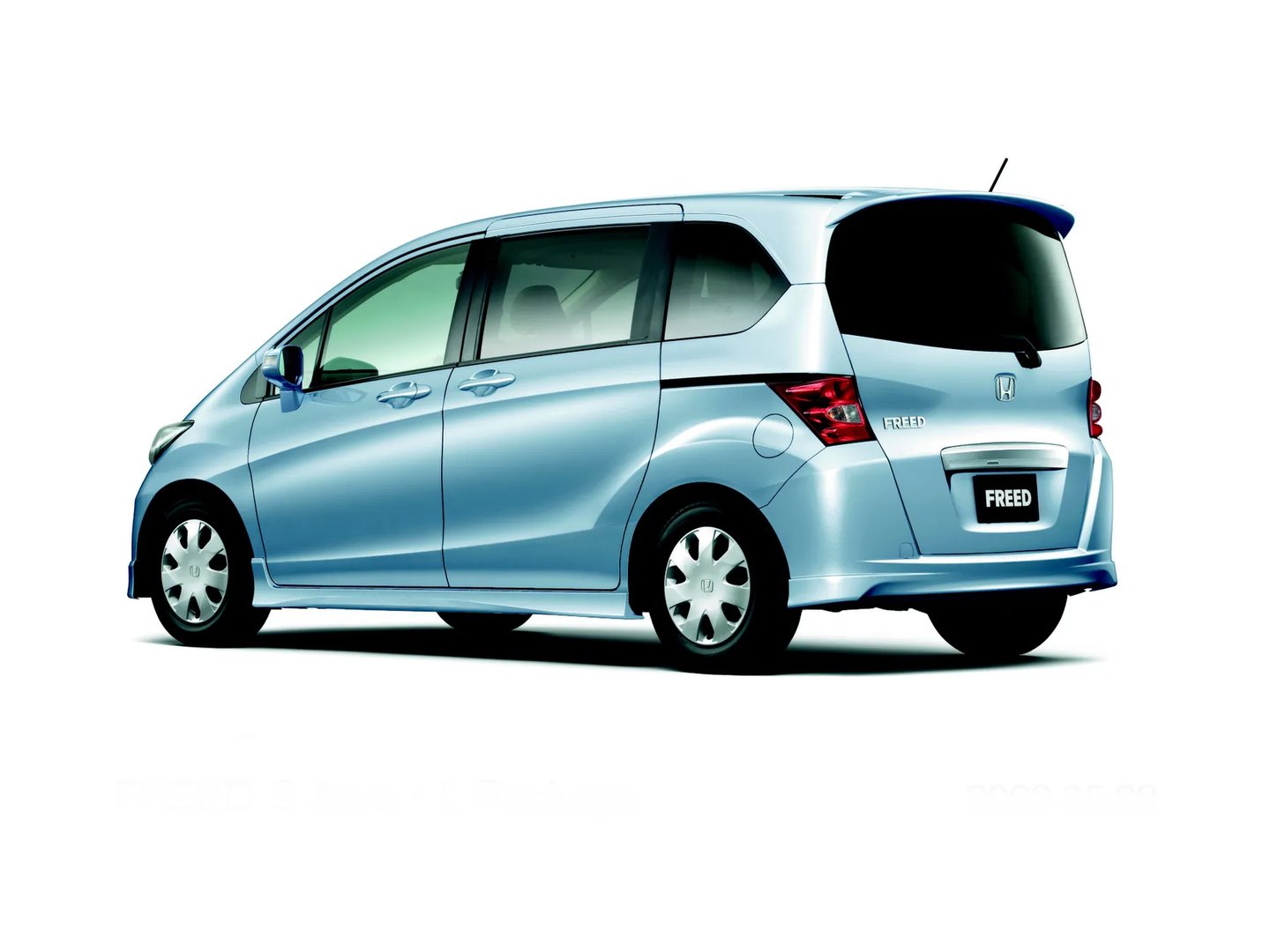 Honda_Freed_1_generation__Compact_Van__1.jpg