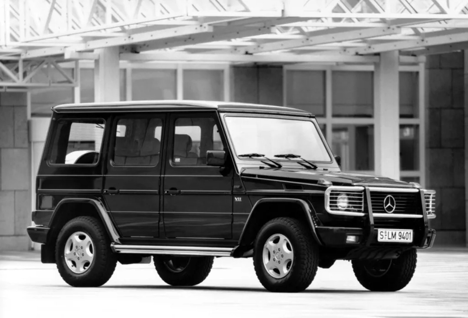 Mercedes_G-Class_2_generation__SUV_5-doors__3.jpg